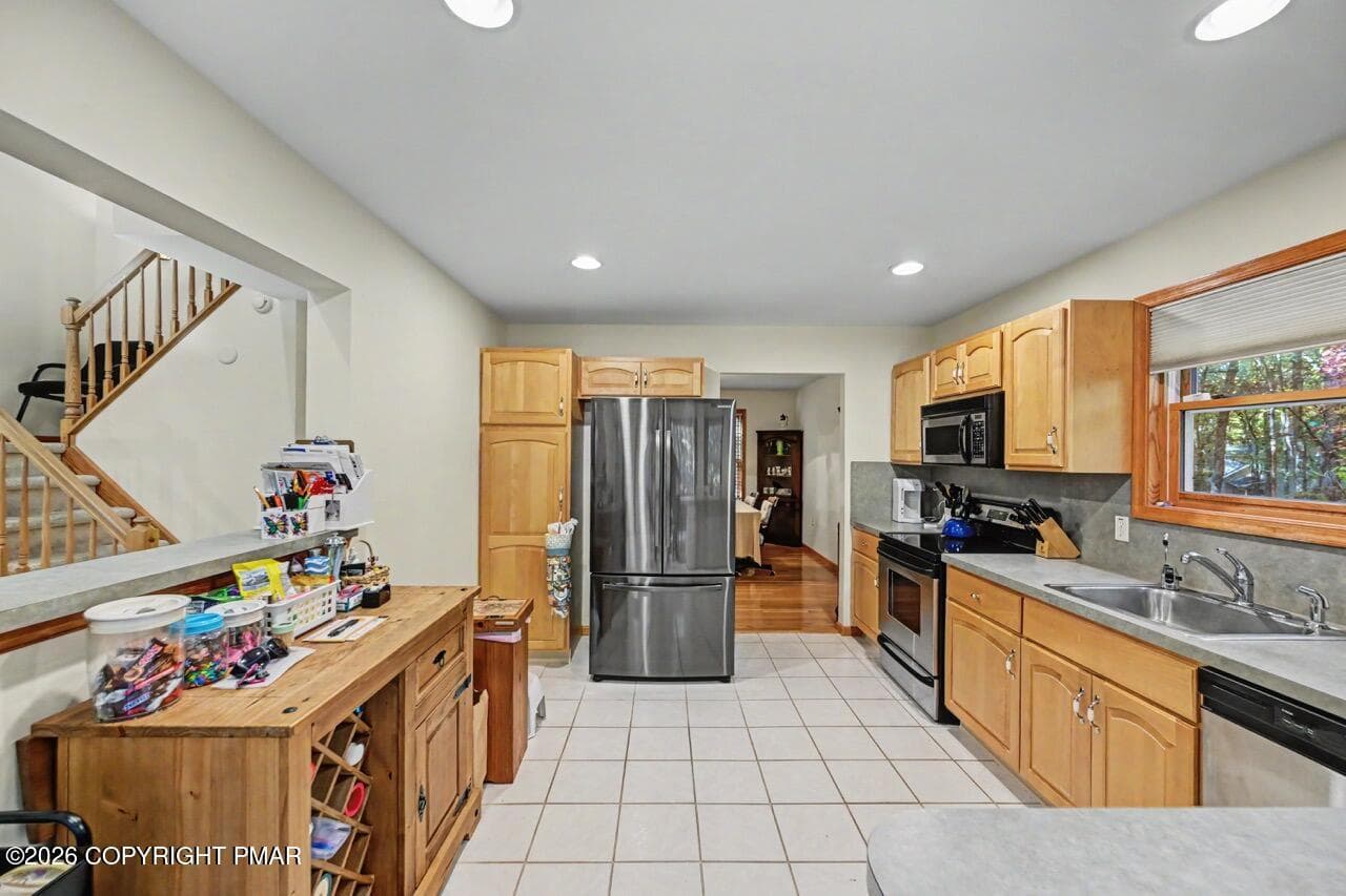 256 Pin Oak Rd 20 Large - 256 Pin Oak Road, Stroudsburg, PA 18360