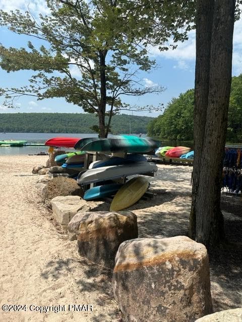 Big Boulder Lake Club - 40 Alpine, Lake Harmony, PA 18624