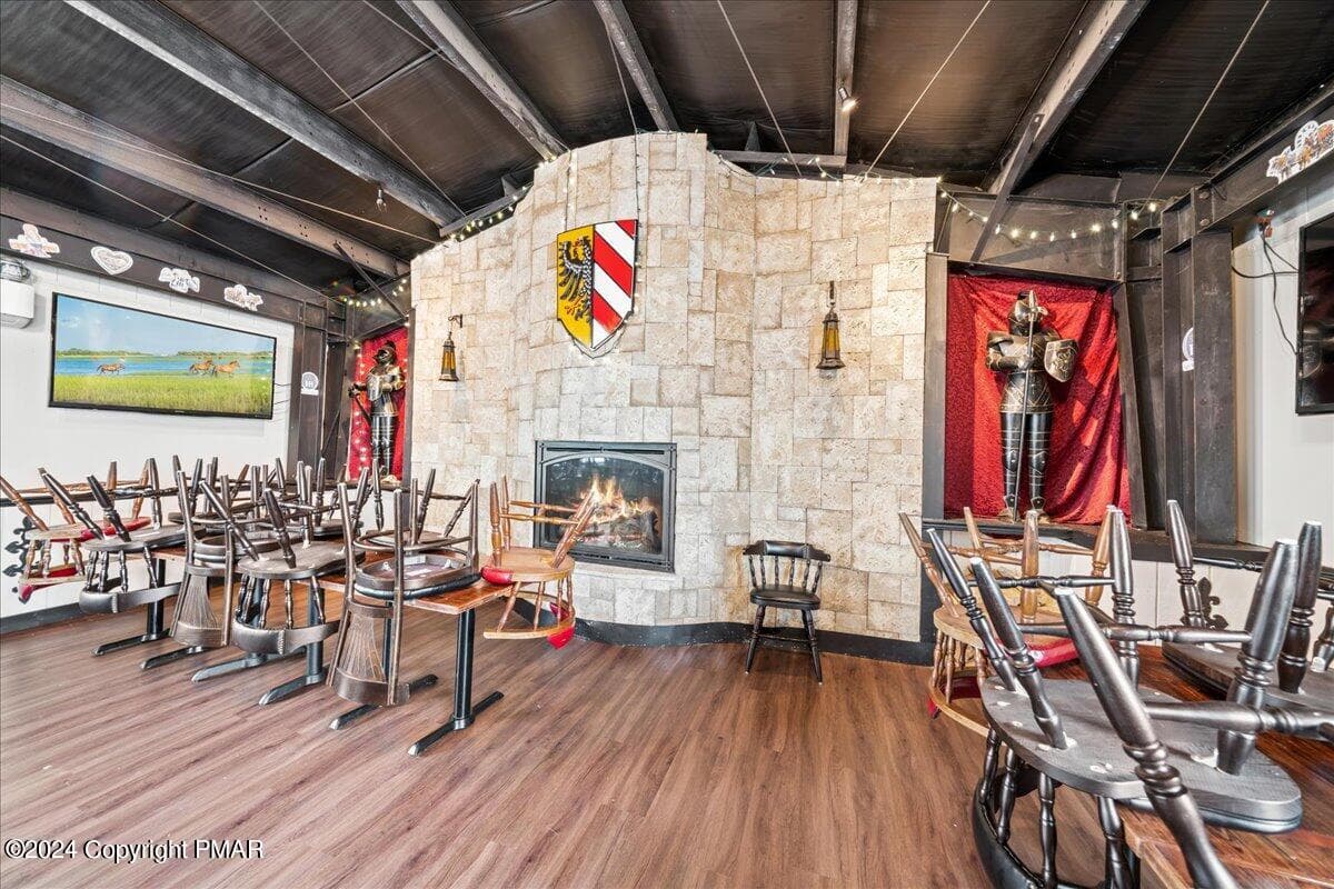 18 Second dining area - 2136 Lake Ariel Highway, Lake Ariel, PA 18436, Lake Ariel