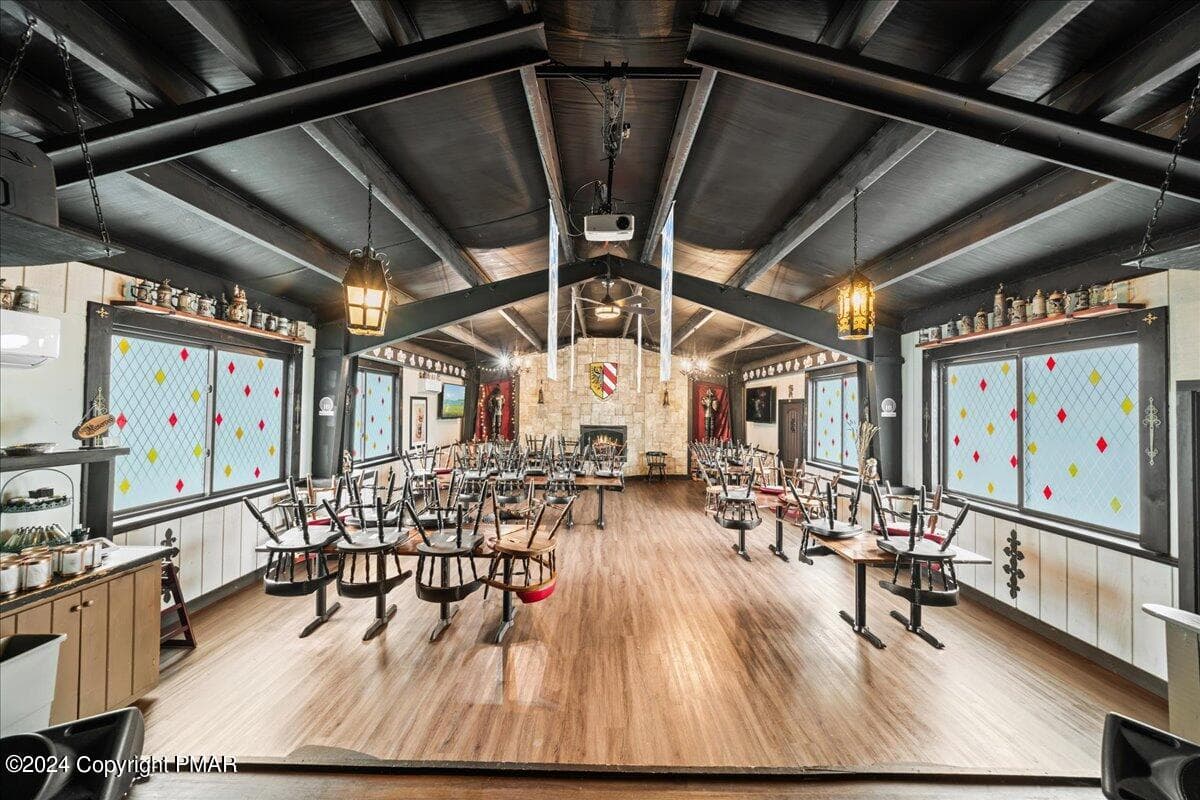 19 Second dining area - 2136 Lake Ariel Highway, Lake Ariel, PA 18436, Lake Ariel