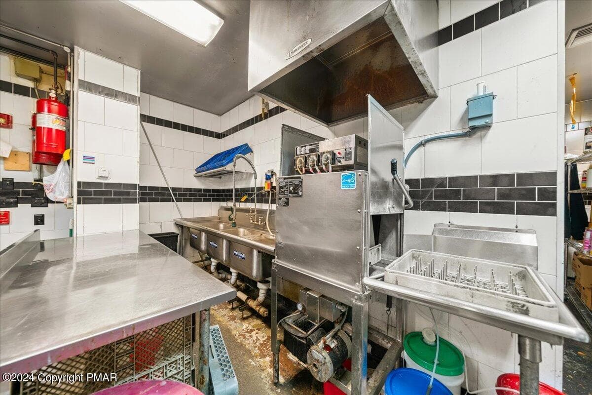 25.1 Kitchen - 2136 Lake Ariel Highway, Lake Ariel, PA 18436, Lake Ariel
