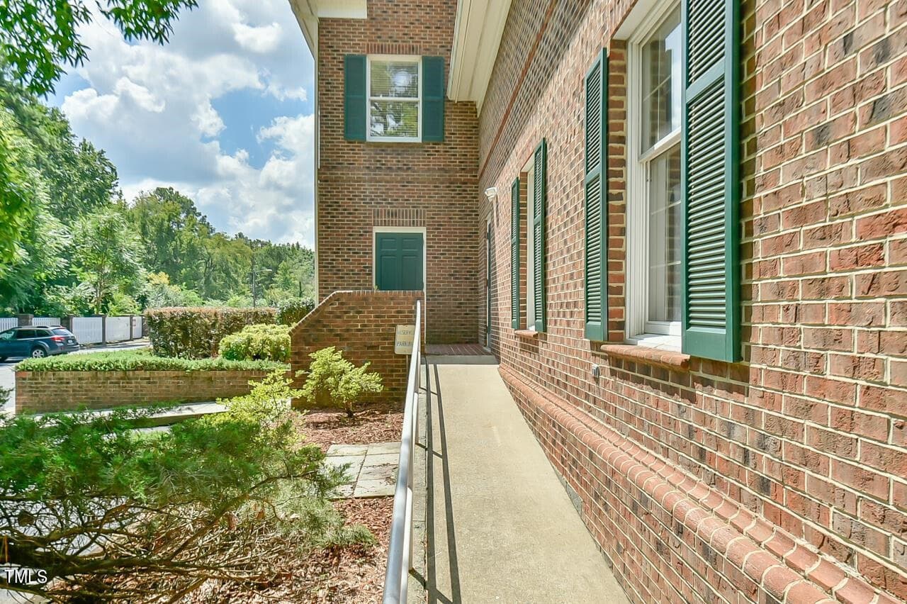 Silver Cedar 19 - 300 Silver Cedar Court, Chapel Hill, NC 27514, Chapel Hill