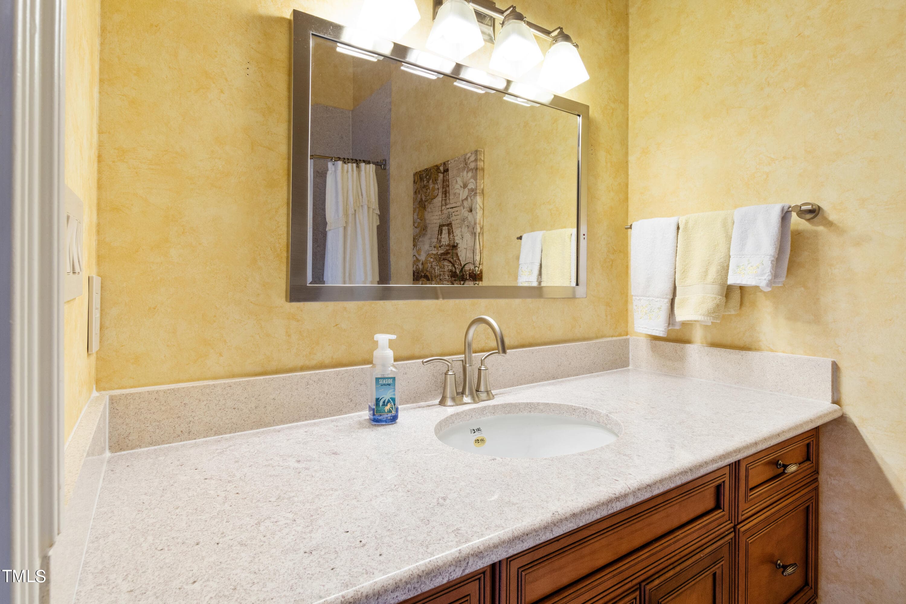 Bathroom 5 - 40002 Worth, Chapel Hill, NC 27517, Chapel Hill