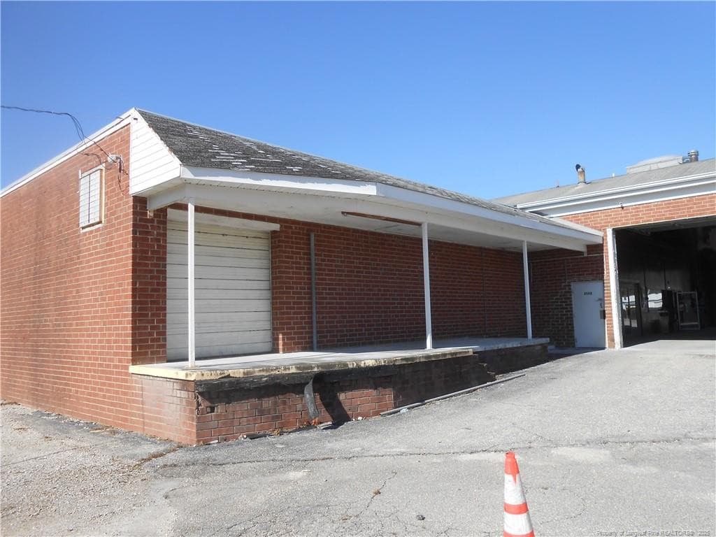 Loading Dock/Storage - 3500 E Elizabethtown Road, Lumberton, NC 28358