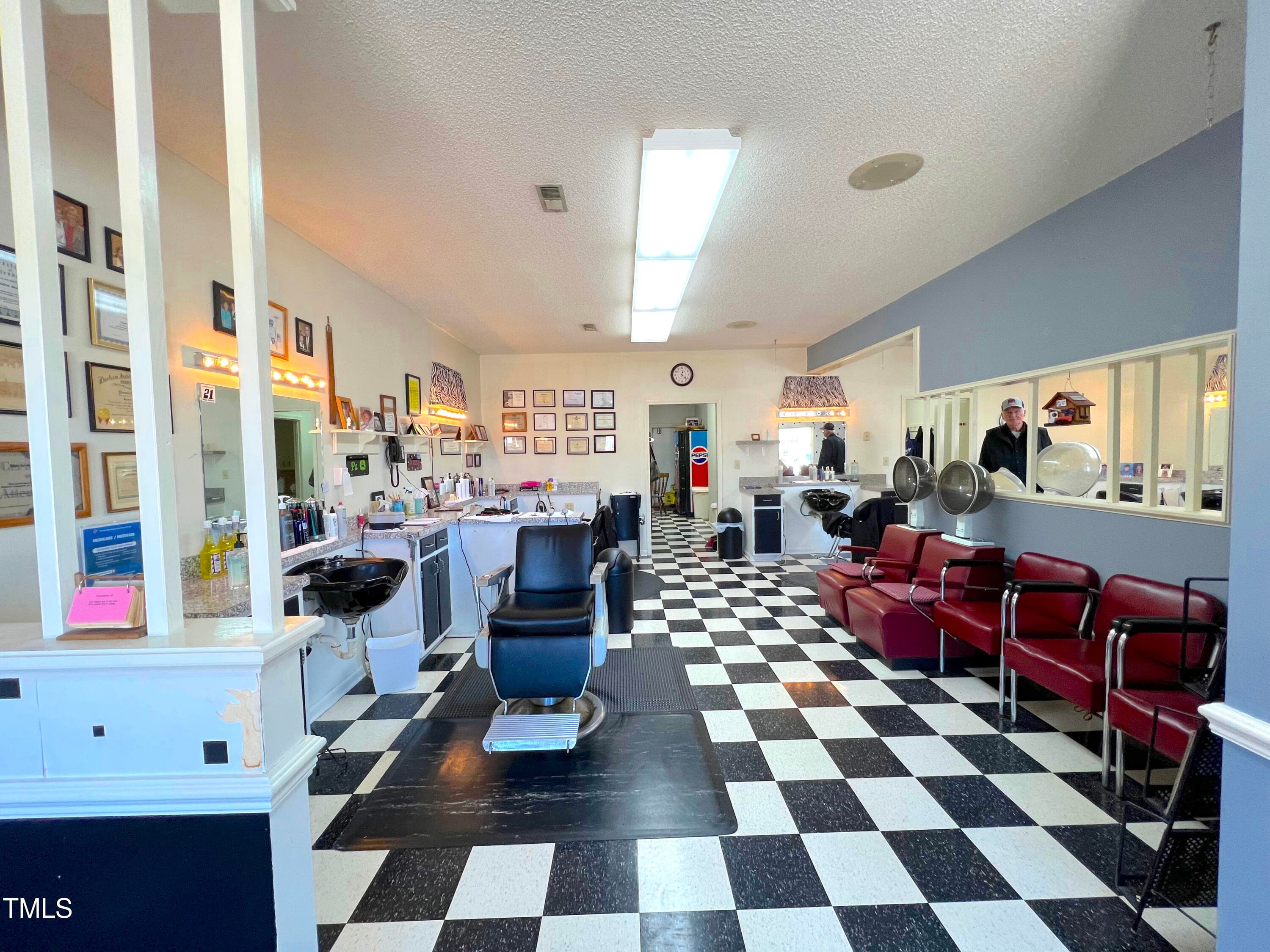 Inside8 - 698 E New Hope Road, Goldsboro, NC 27534, Goldsboro