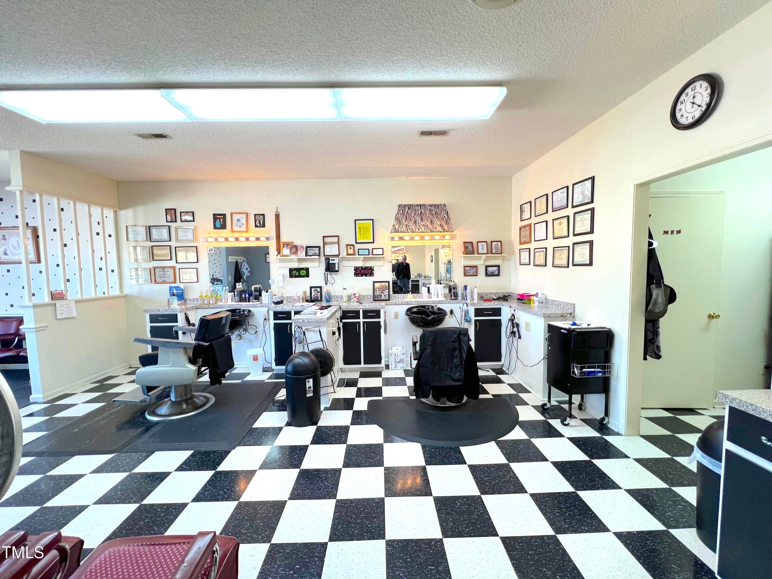 Inside9 - 698 E New Hope Road, Goldsboro, NC 27534, Goldsboro