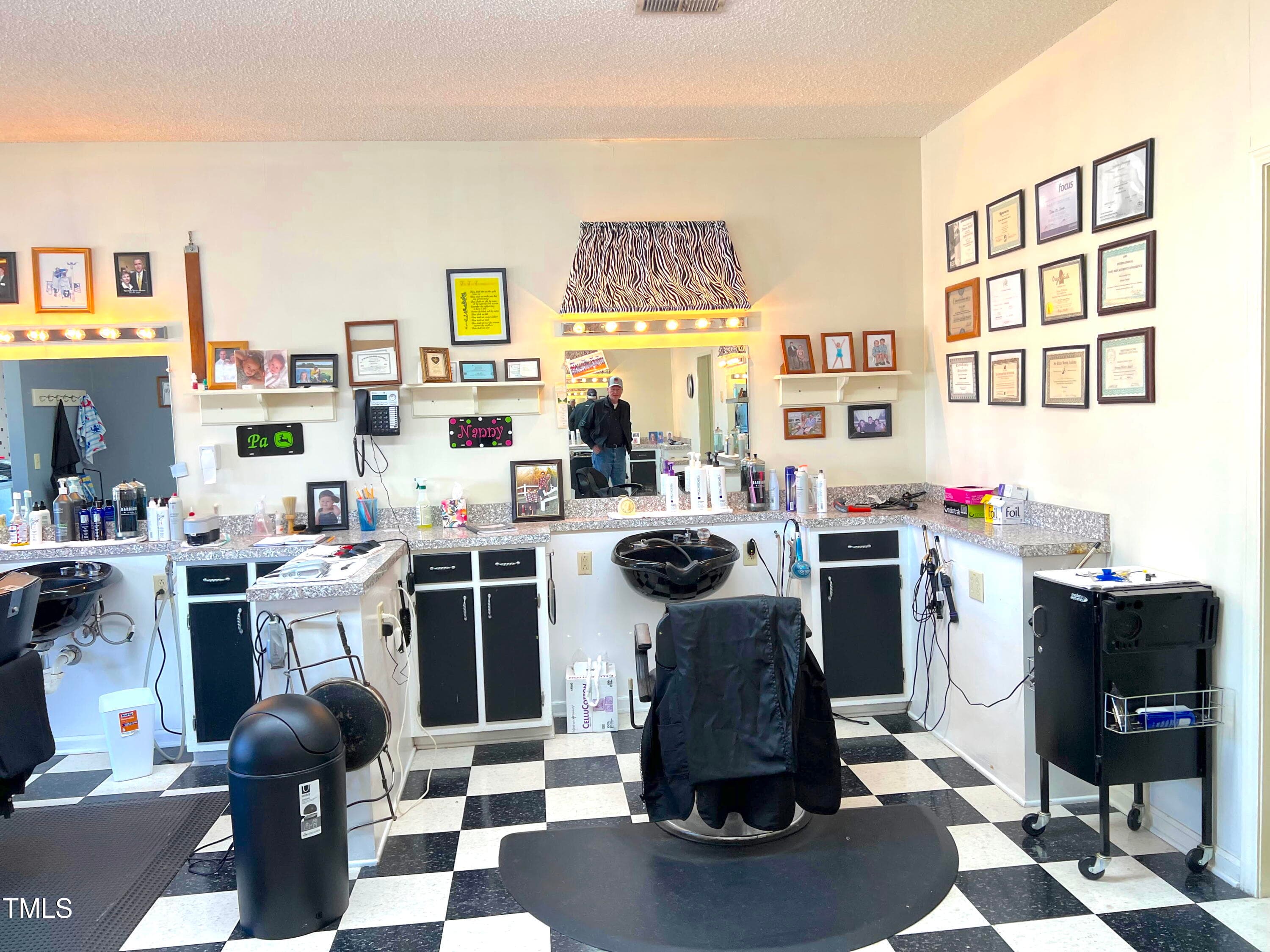Inside10 - 698 E New Hope Road, Goldsboro, NC 27534, Goldsboro