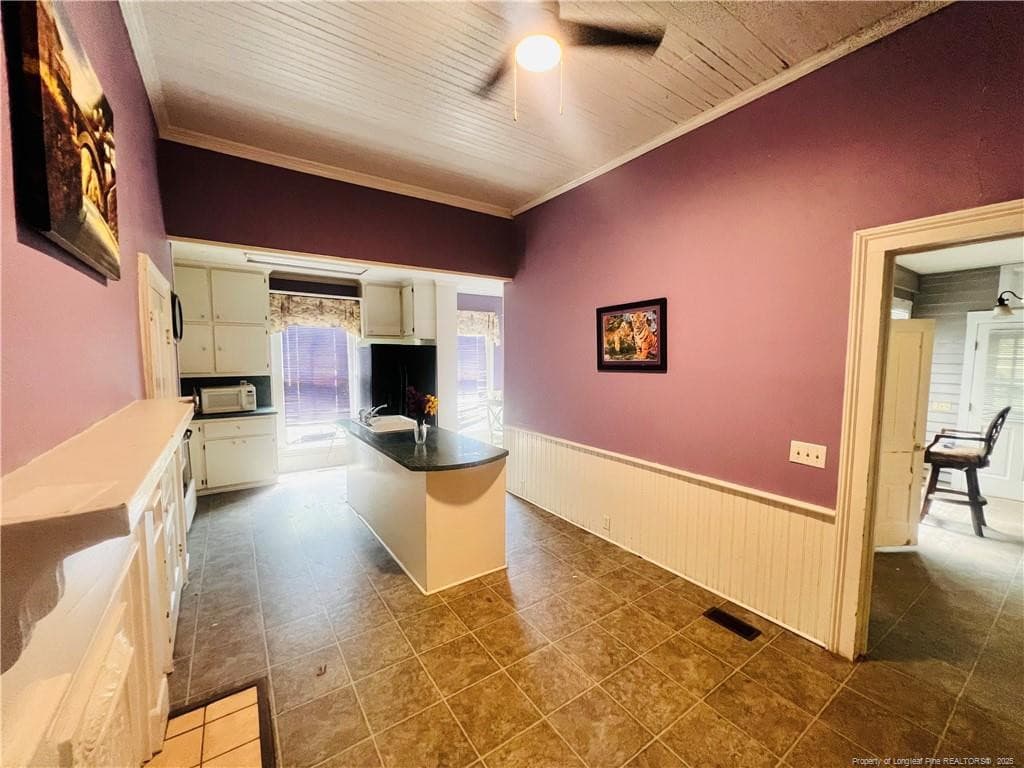 Photo 6 - 208 S Bond Street, Rowland, NC 28383