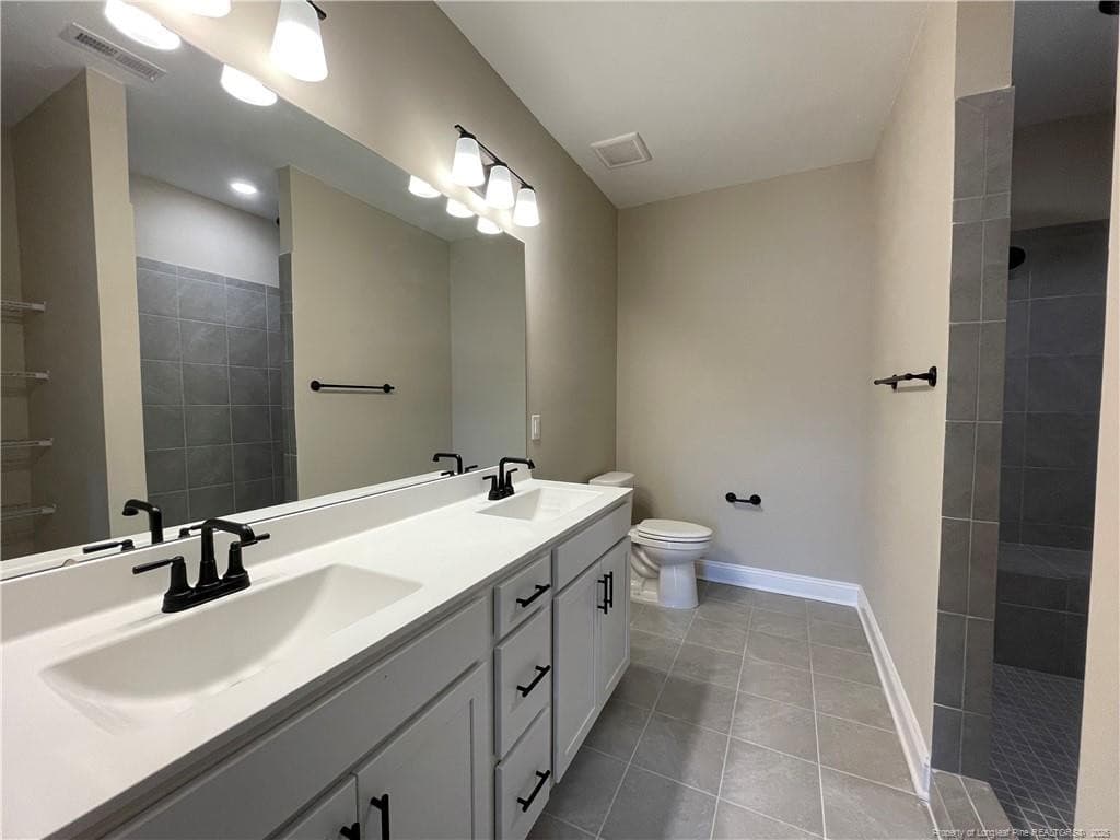 Photo 10 - 220 Gallery Drive 201, Spring Lake, NC 28390