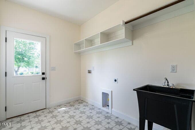 021-680x453-laundry - 20 Tamaran Court, Spring Hope, NC 27882