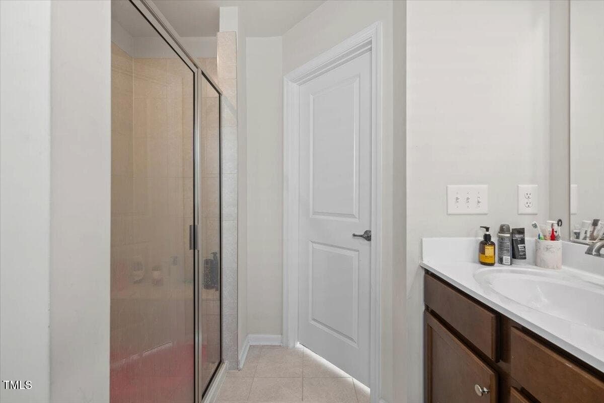 MASTER BATH - 6620 Pathfinder Way, Raleigh, NC 27616, Raleigh