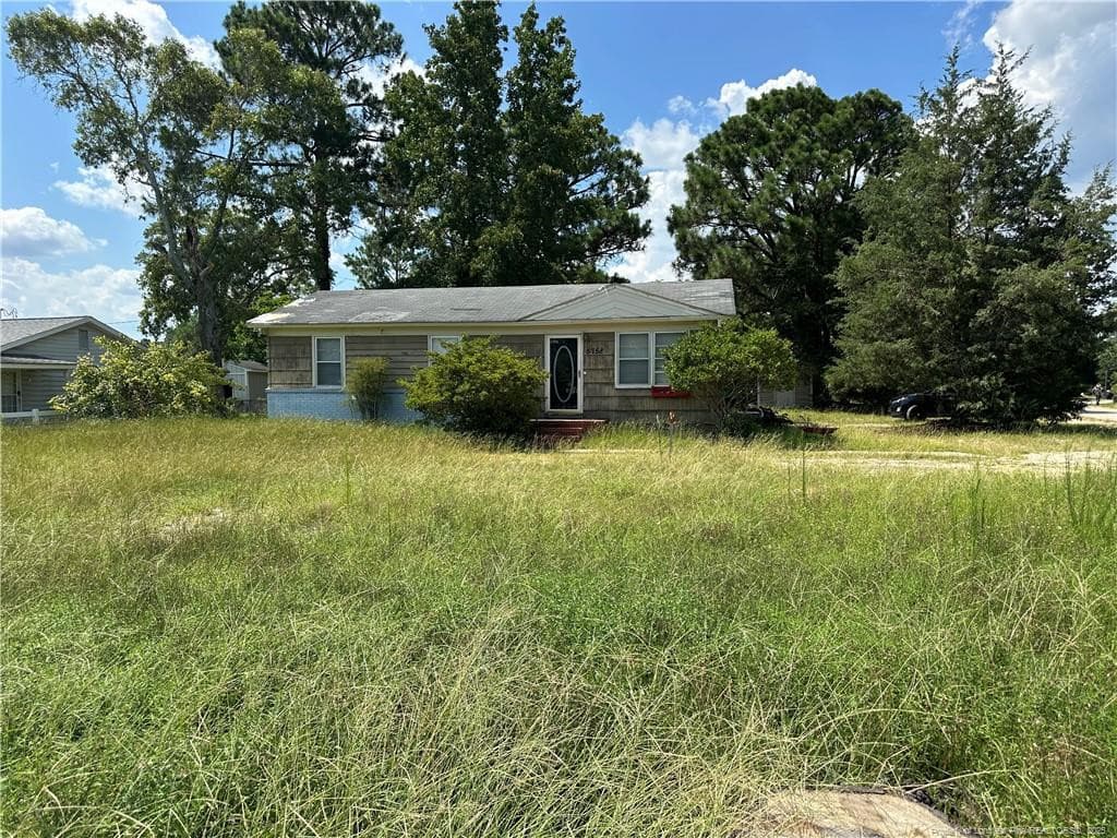 5758 Camden Road, Fayetteville, NC 28306