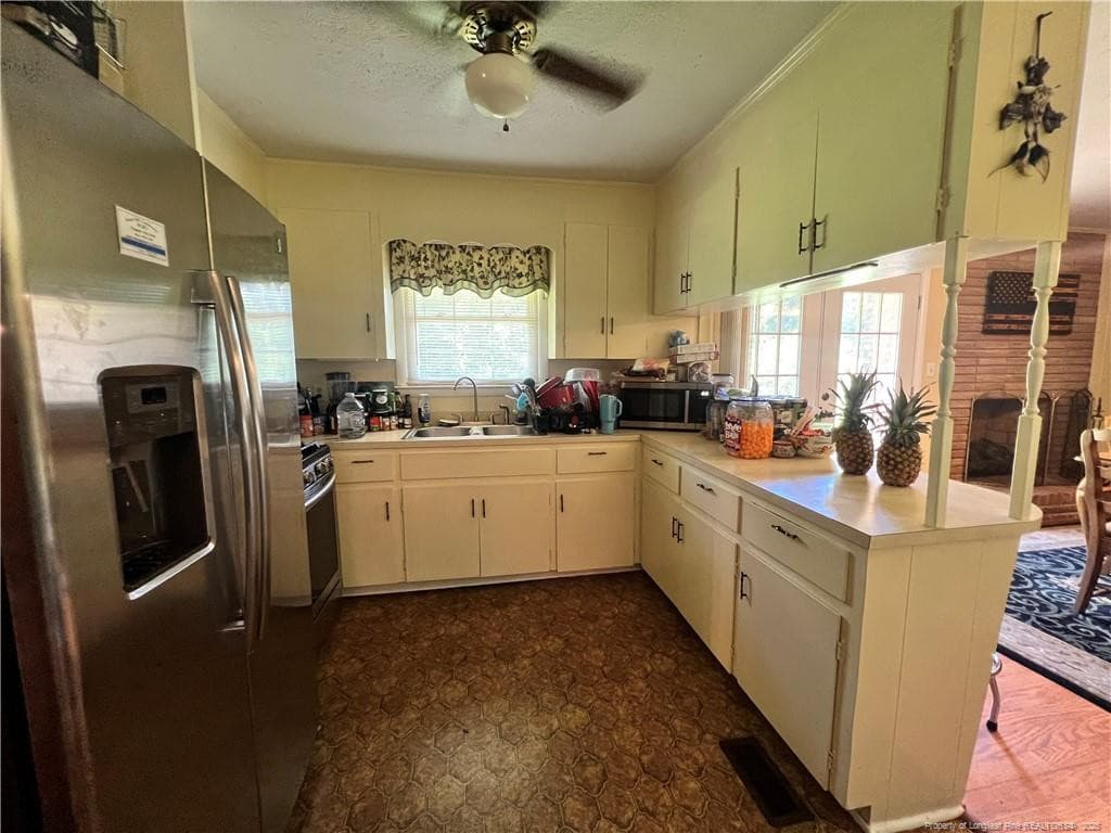 Photo 3 - 510 ARRINGTON Street, Rowland, NC 28383