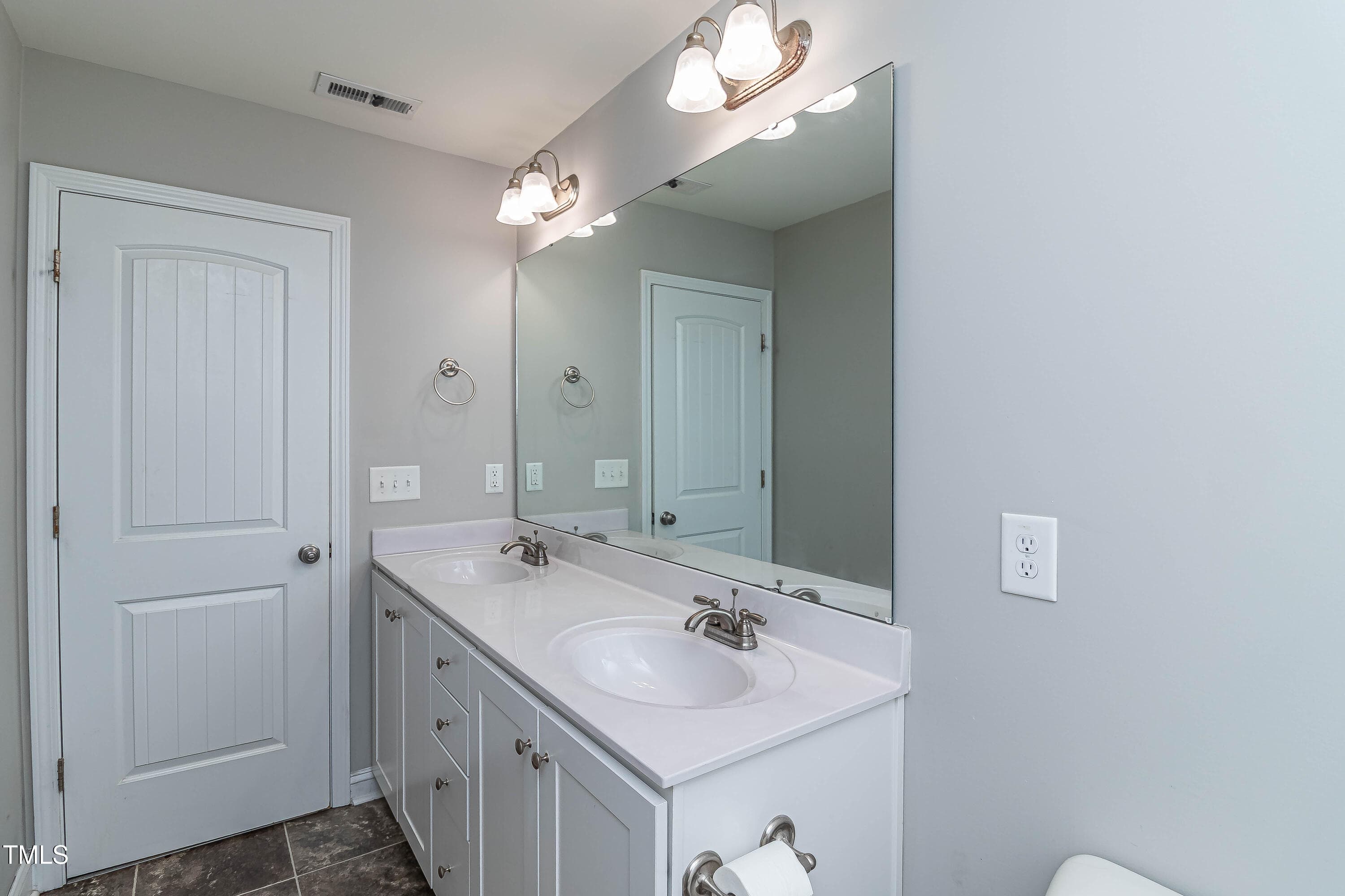 9-Bath1-Dual-sinks - 313 Aaron'S Place, Goldsboro, NC 27530