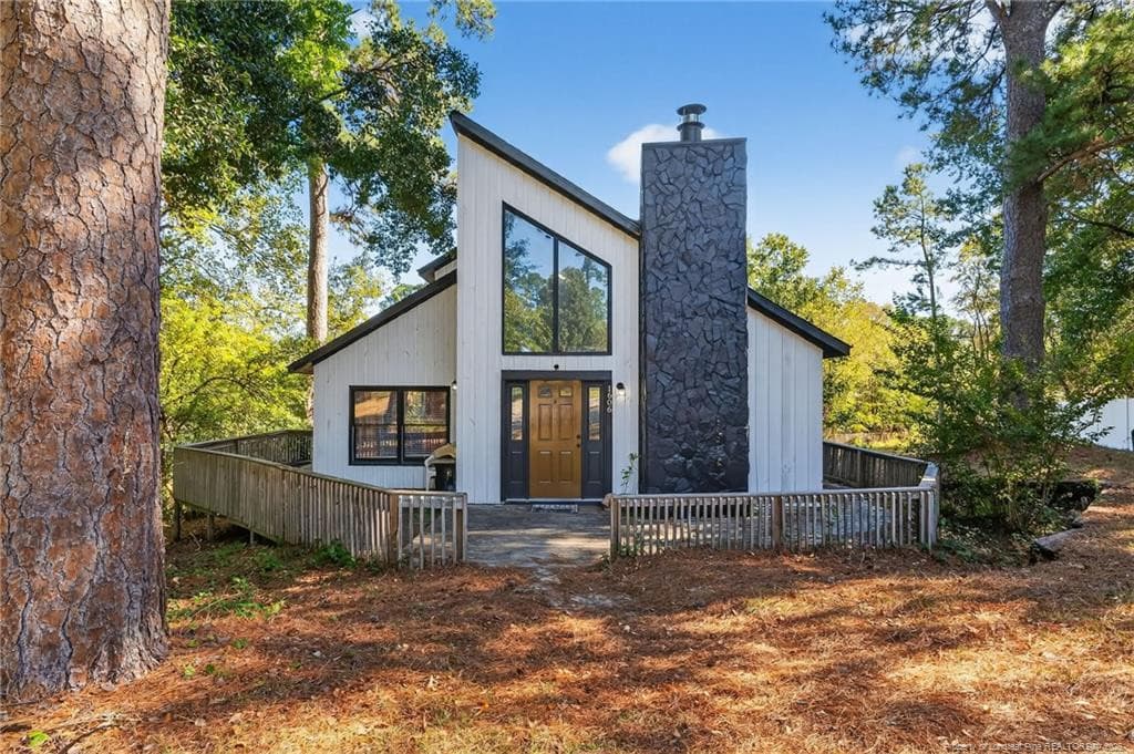 Photo 4 - 1606 Irwin Circle, Fayetteville, NC 28303