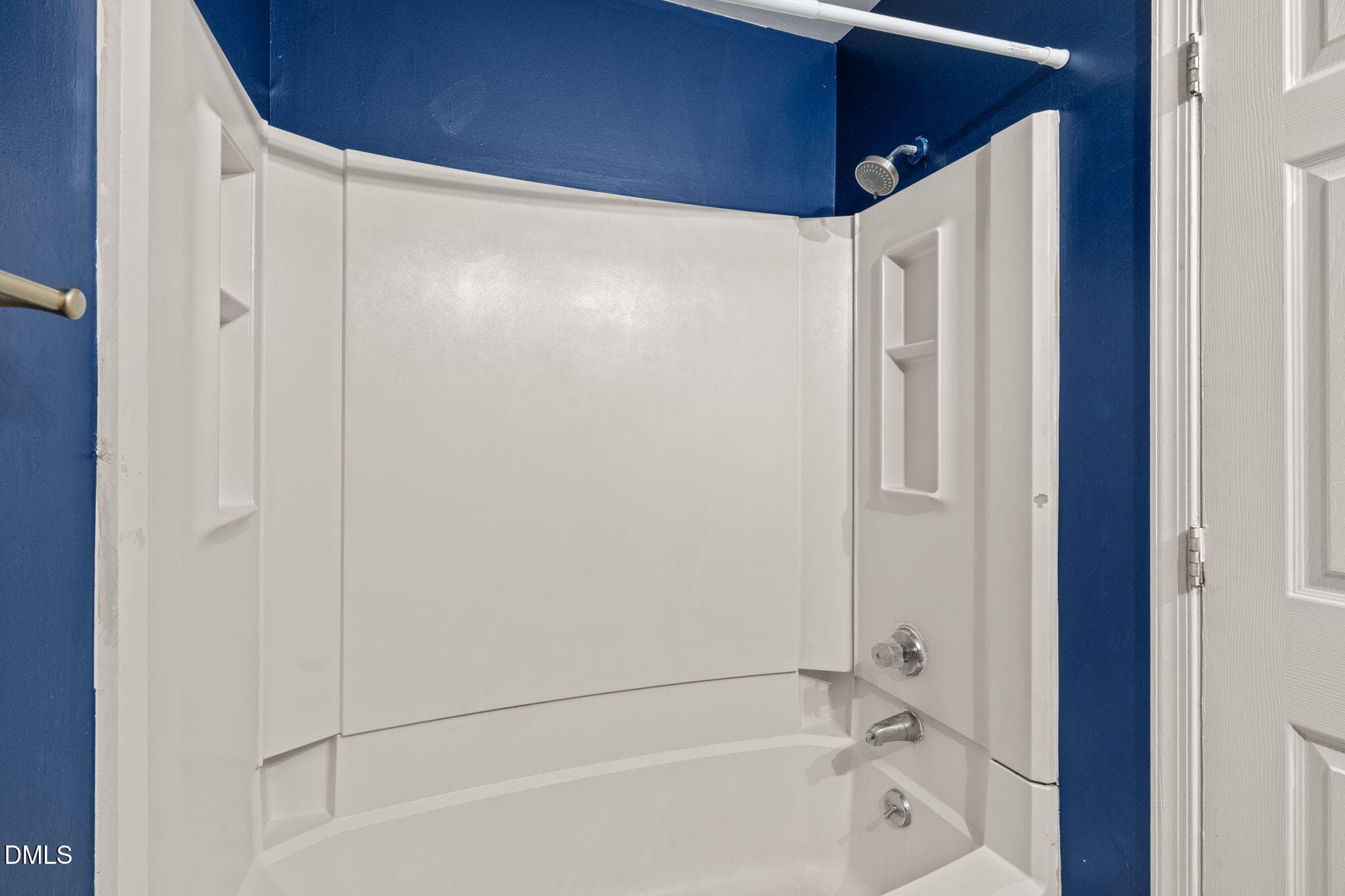 Hall Guest Bath (2) - 1300 Park Glen Drive 102, Raleigh, NC 27610, Raleigh
