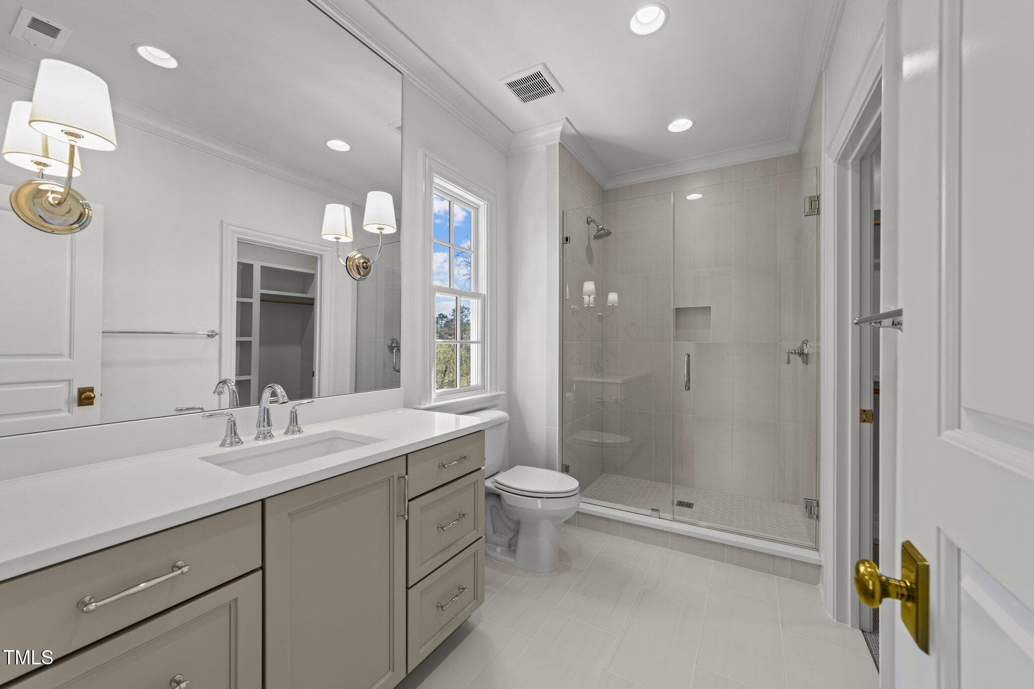 46-web-or-mls-3D5A8312 - 126 E Drewry Lane, Raleigh, NC 27609, Raleigh