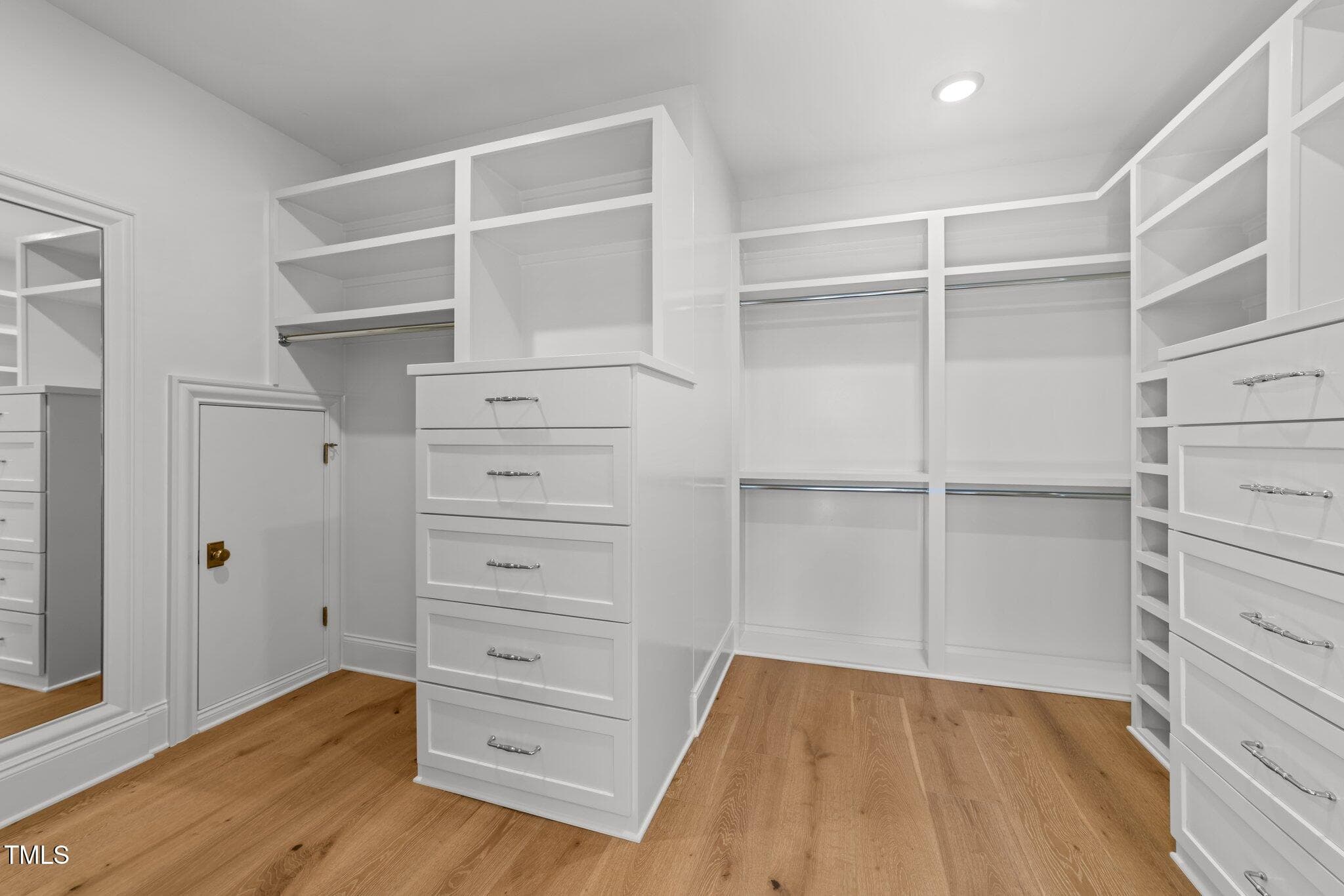 43-web-or-mls-3D5A8303 - 126 E Drewry Lane, Raleigh, NC 27609, Raleigh