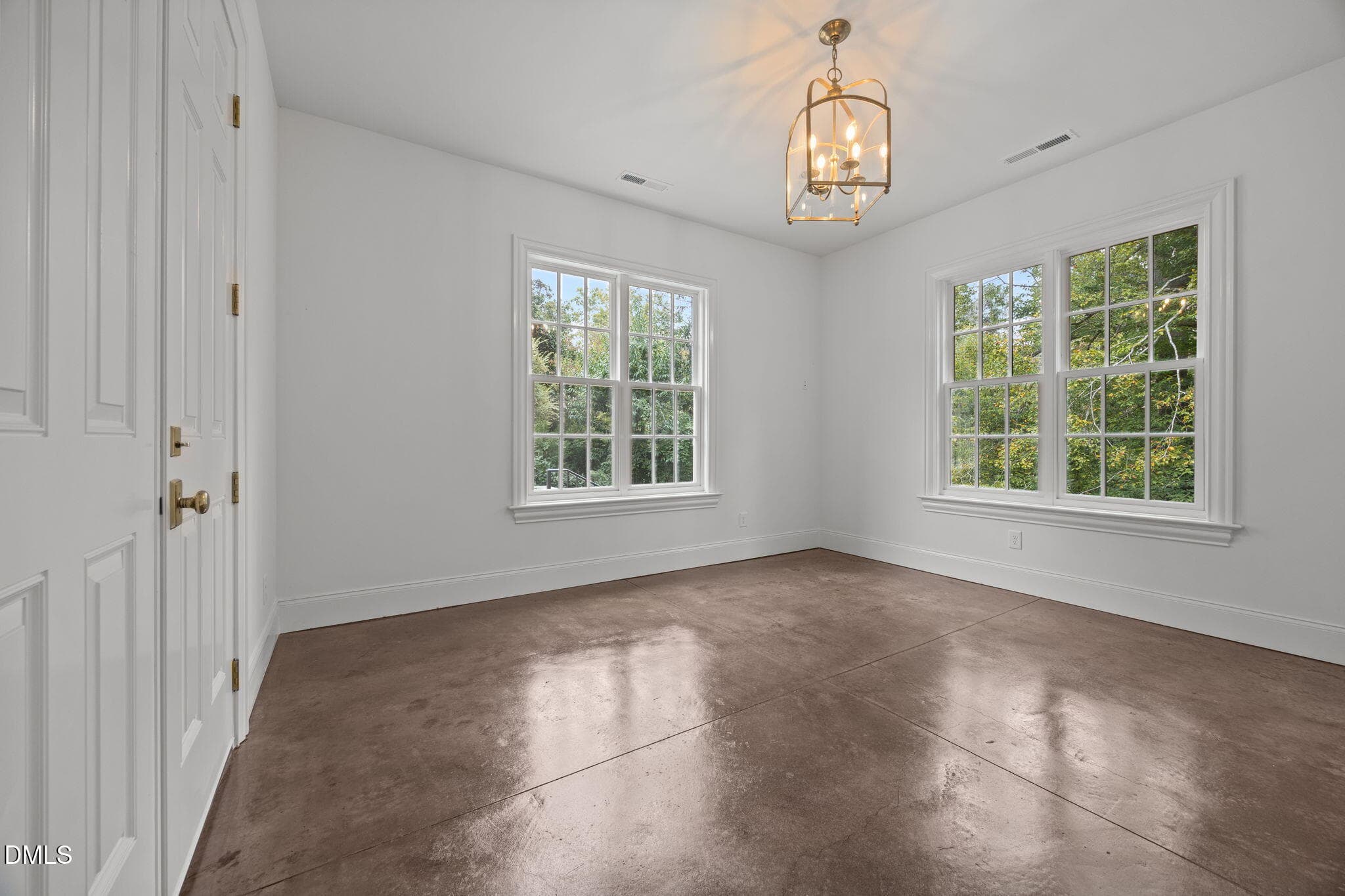 100-web-or-mls-IMG_3070 - 126 E Drewry Lane, Raleigh, NC 27609, Raleigh