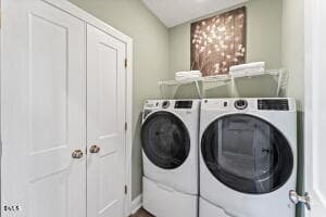 Julianne Laundry - 110 Byrum Street 307, Cary, NC 27511, Cary