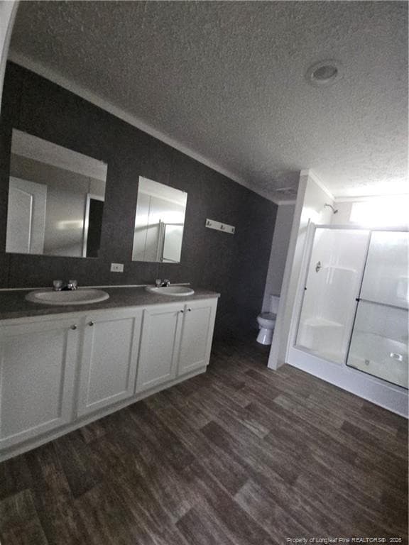 Primary Bathroom/Dual Vanities - 1438 Twisted Hickory Road, Elizabethtown, NC 28337