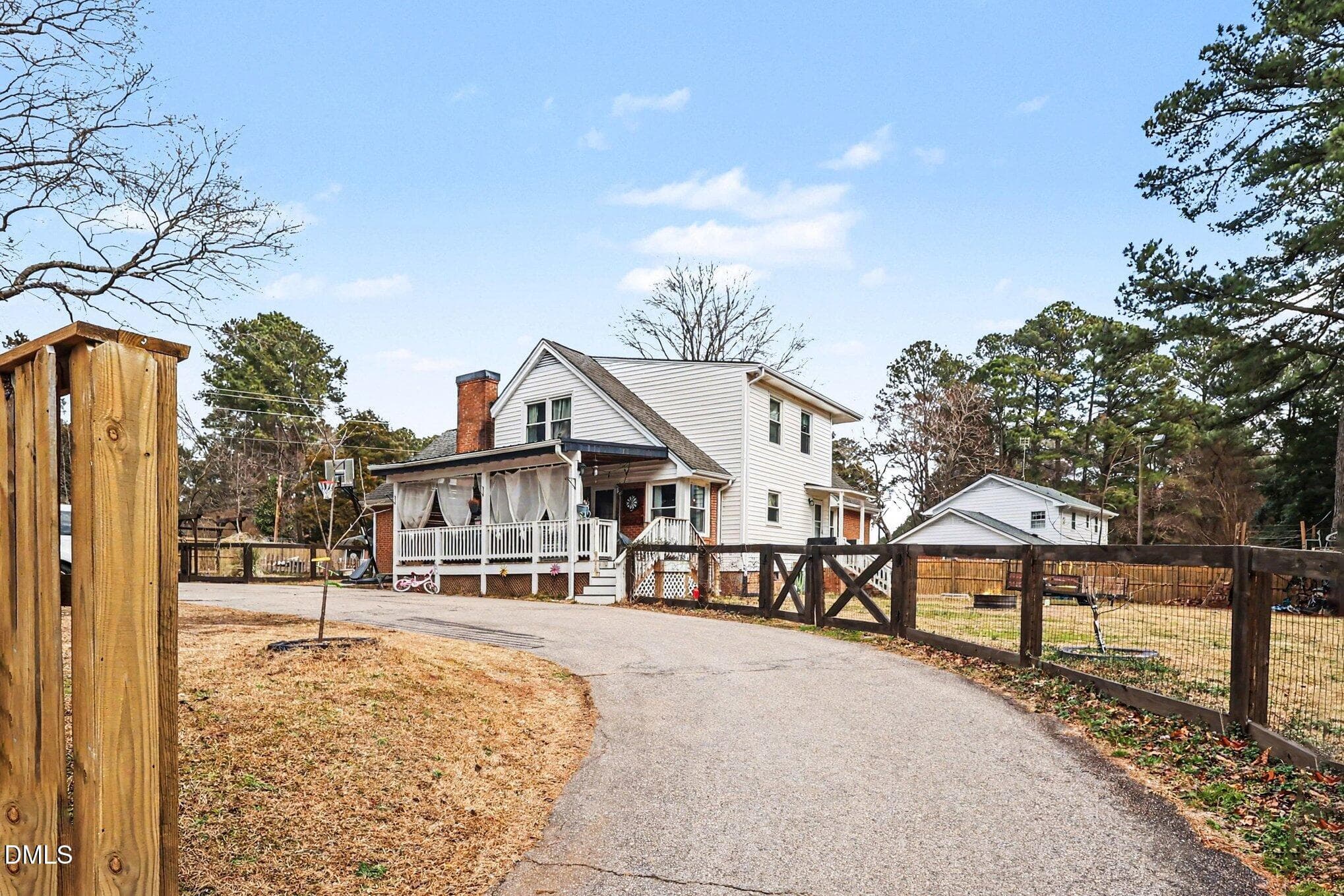 063_file_1083 - 1609 Spring Lane, Sanford, NC 27330