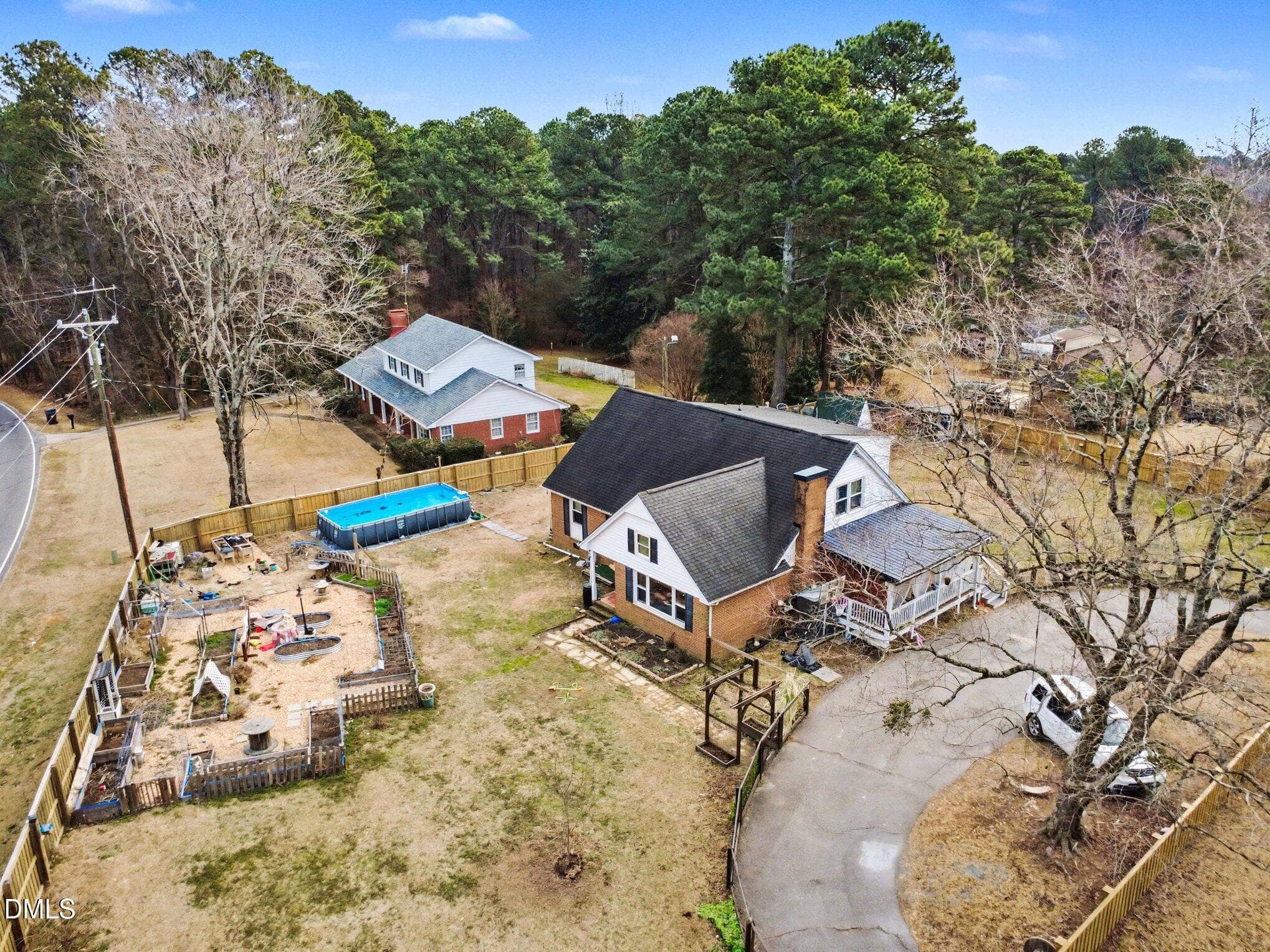 070_file_6090 - 1609 Spring Lane, Sanford, NC 27330
