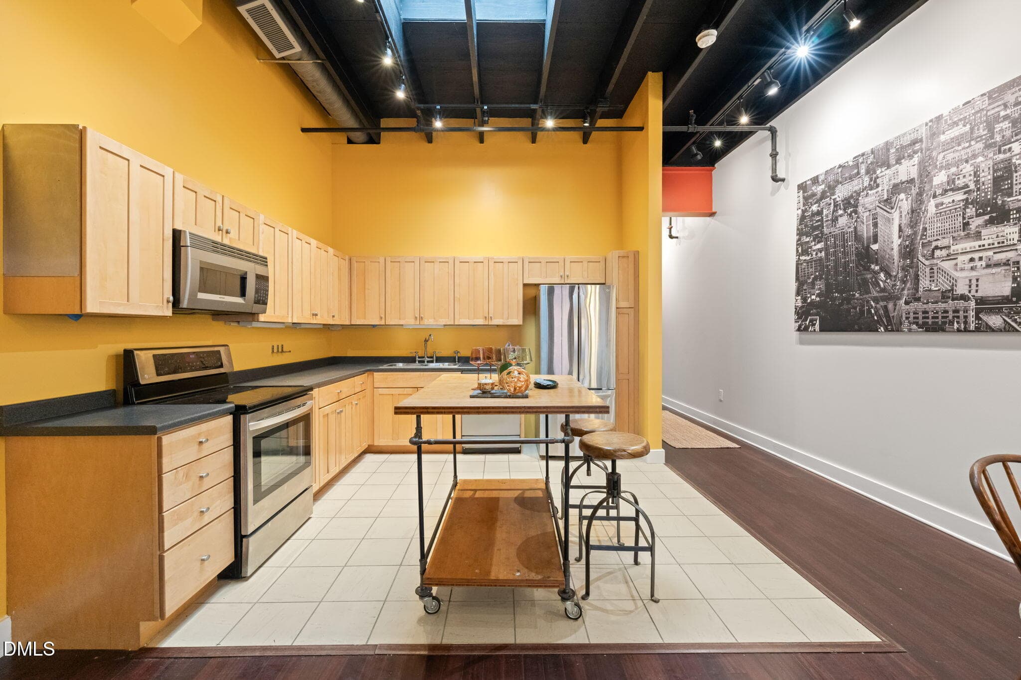 16-web-or-mls-untitled-4 (2) - 208 Rigsbee Avenue #206, Durham, NC 27701, Durham