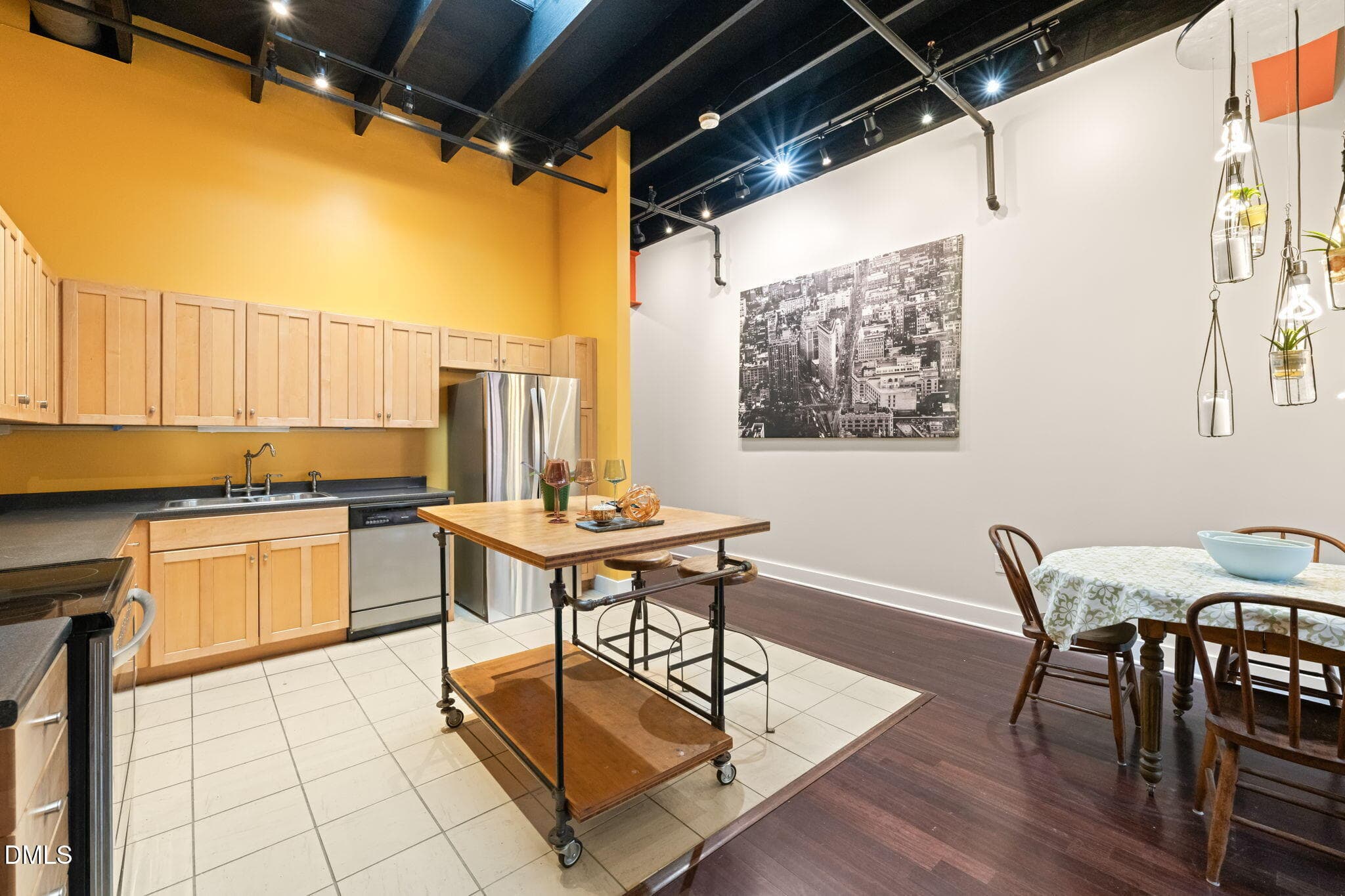 17-web-or-mls-untitled-5 (2) - 208 Rigsbee Avenue #206, Durham, NC 27701, Durham