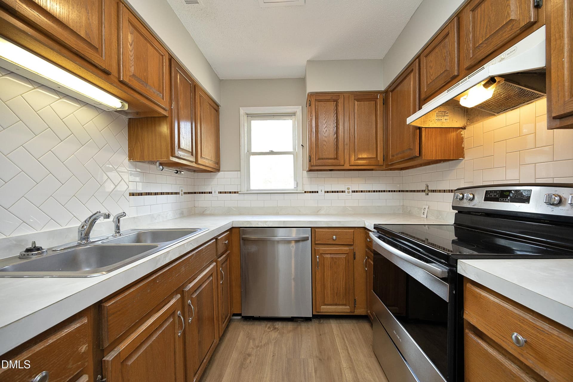 Kitchen - 806 Kendall Drive 502, Durham, NC 27703