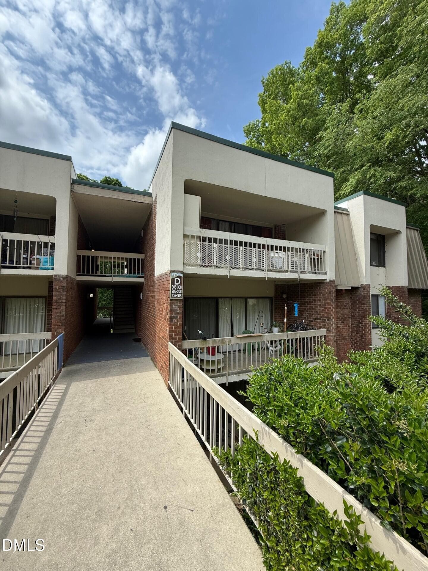 500 Umstead Drive 208, Chapel Hill, NC 27516