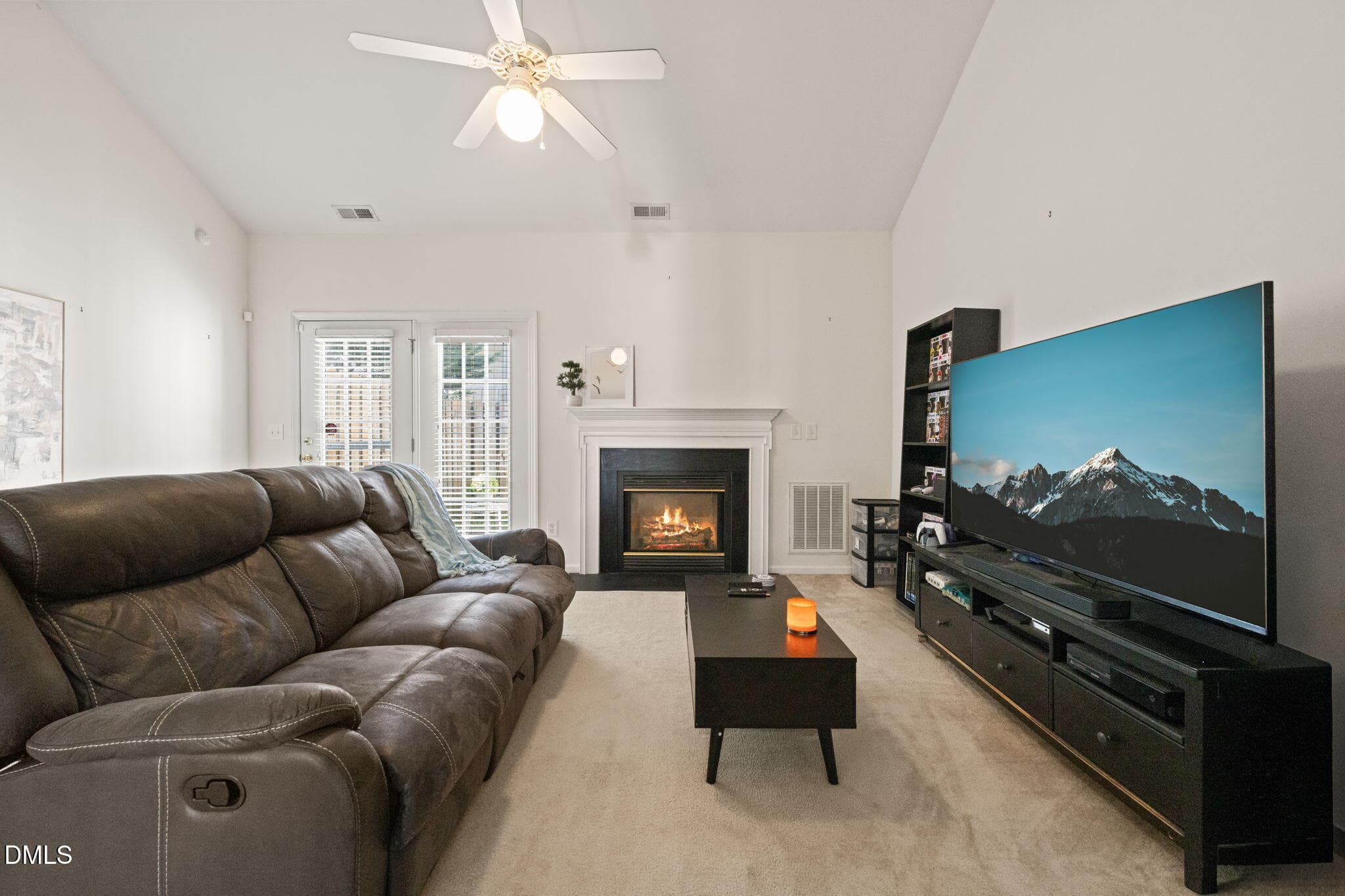 Gas fireplace - 33 Signet Drive, Durham, NC 27704, Durham