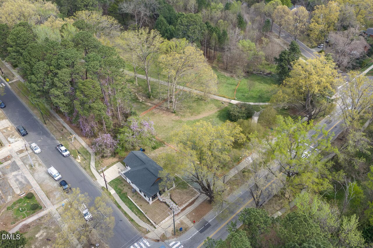 310-club-40 - 310 W Club Boulevard, Durham, NC 27704, Durham