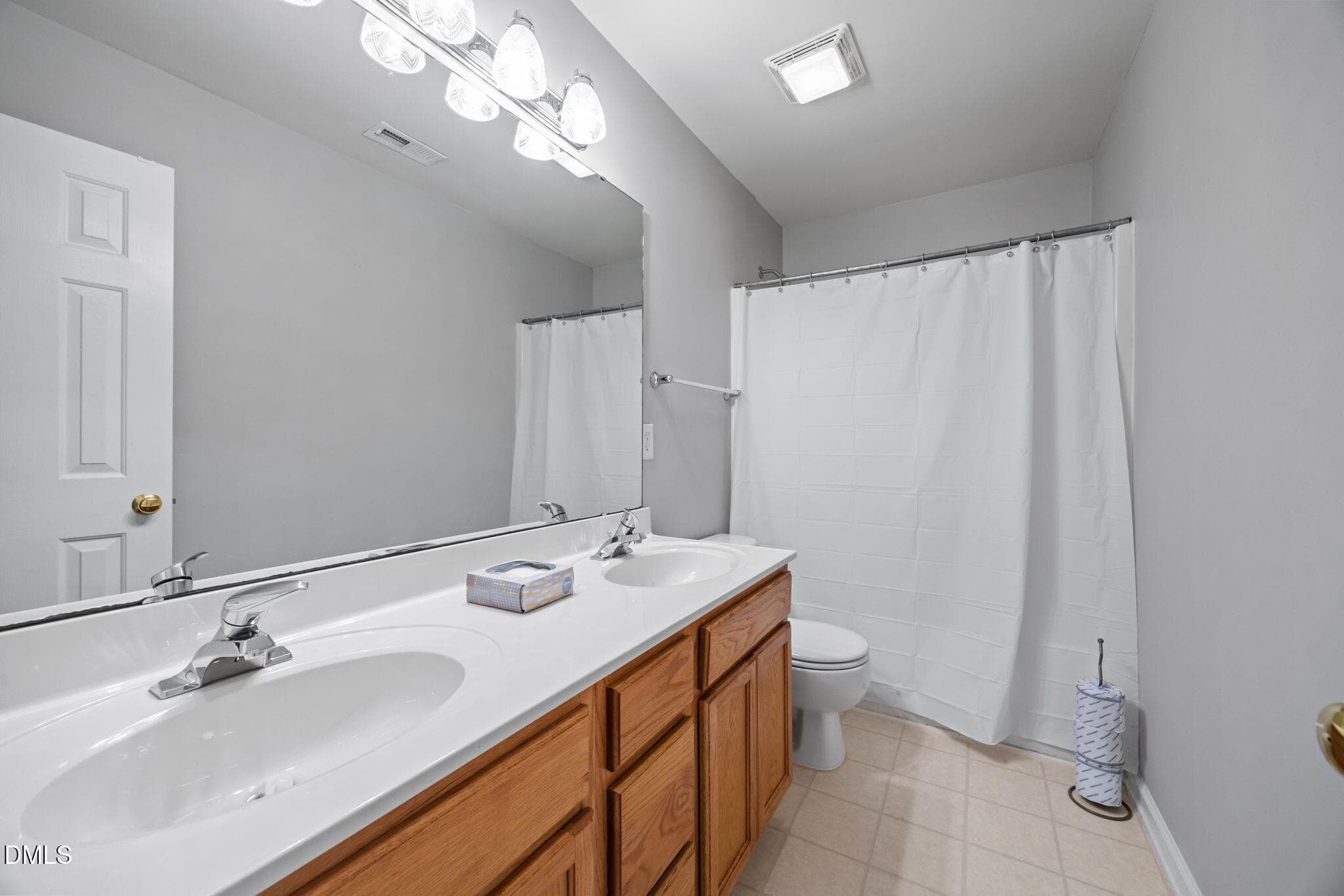 Full bath upstairs - 6 Upton Court, Durham, NC 27713, Durham