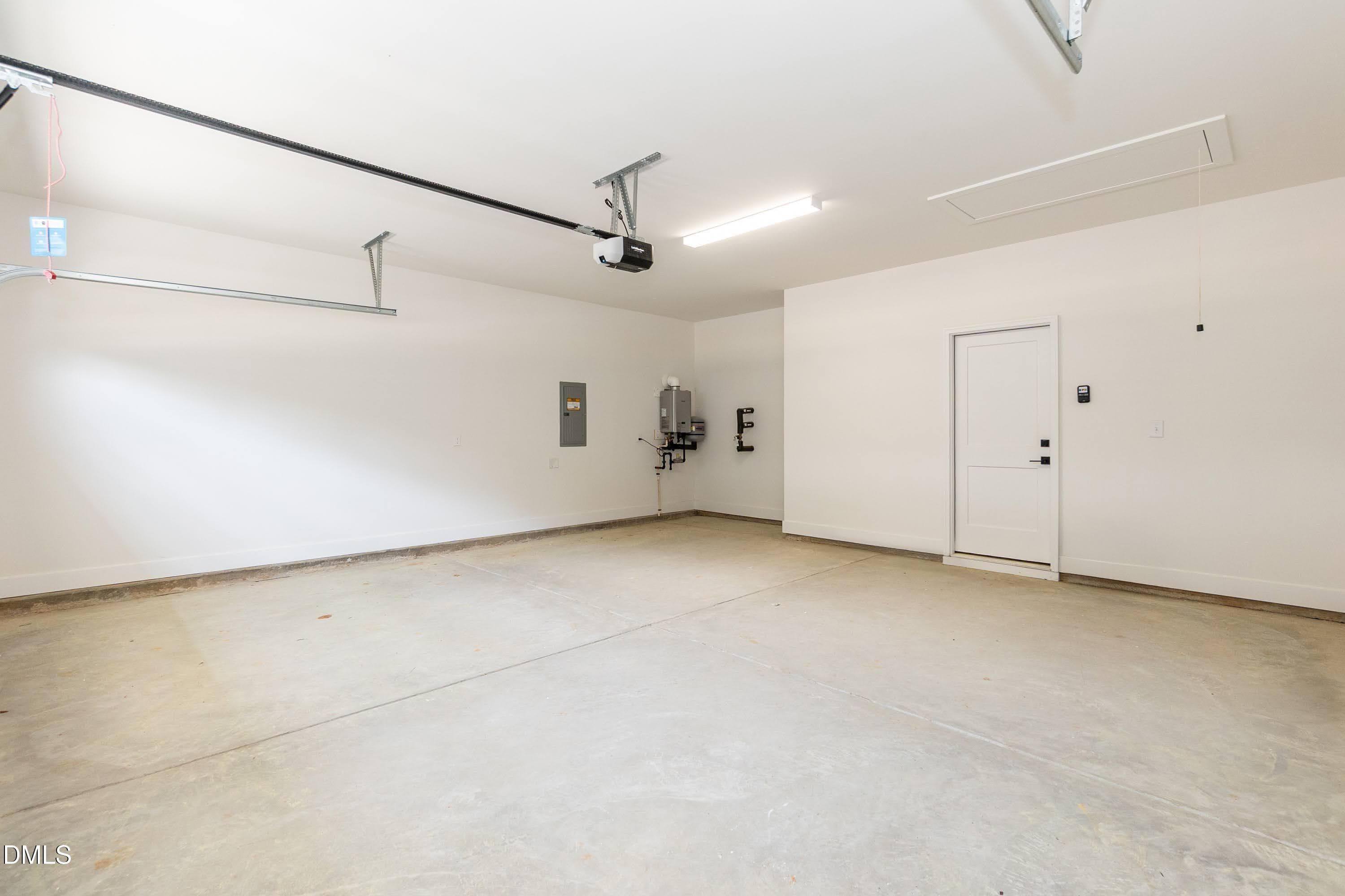 Garage 01 - 180 Galway Road, Lillington, NC 27546