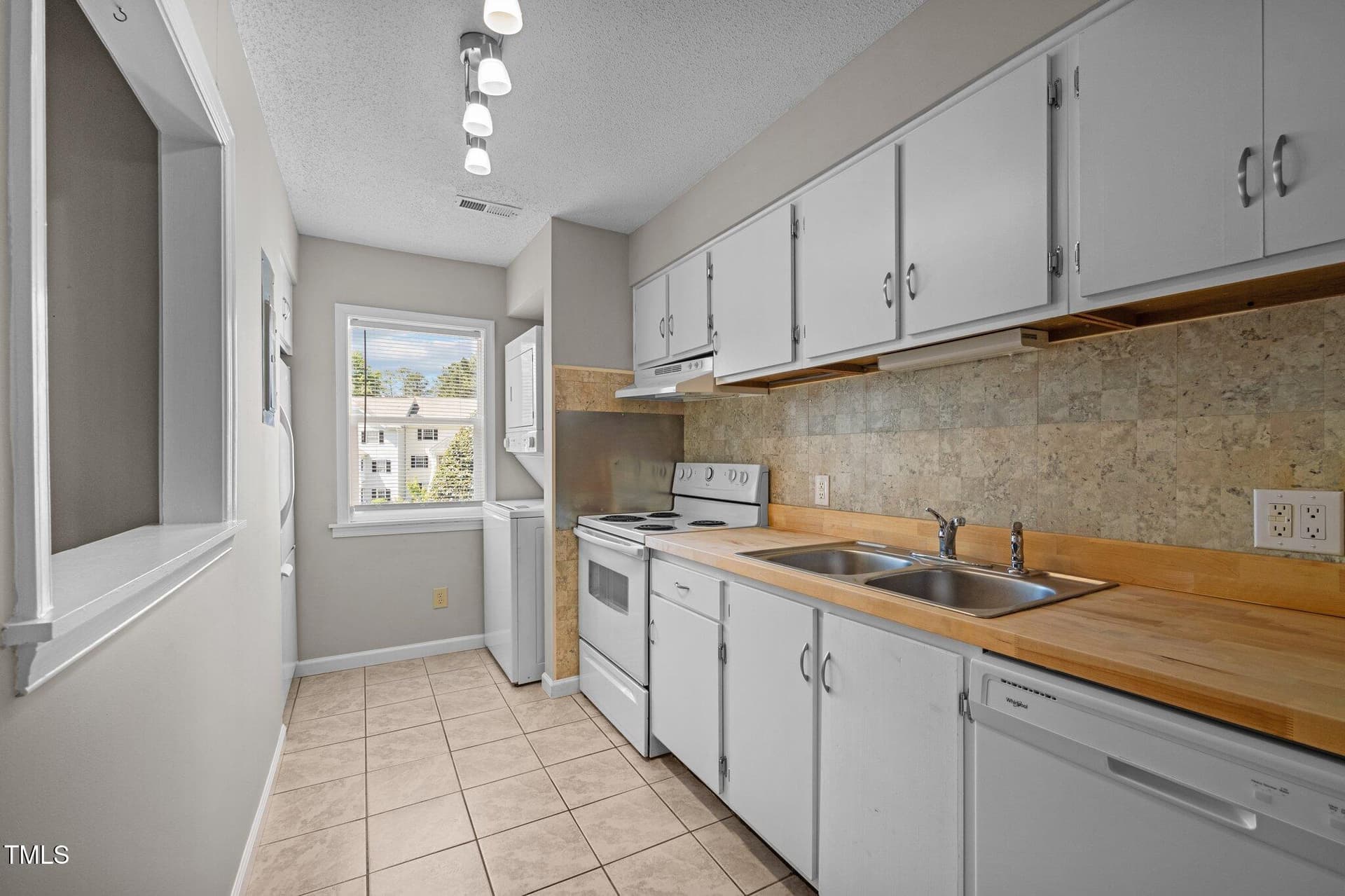 17-web-or-mls-P1036328 - 128 Schultz Street, Chapel Hill, NC 27514