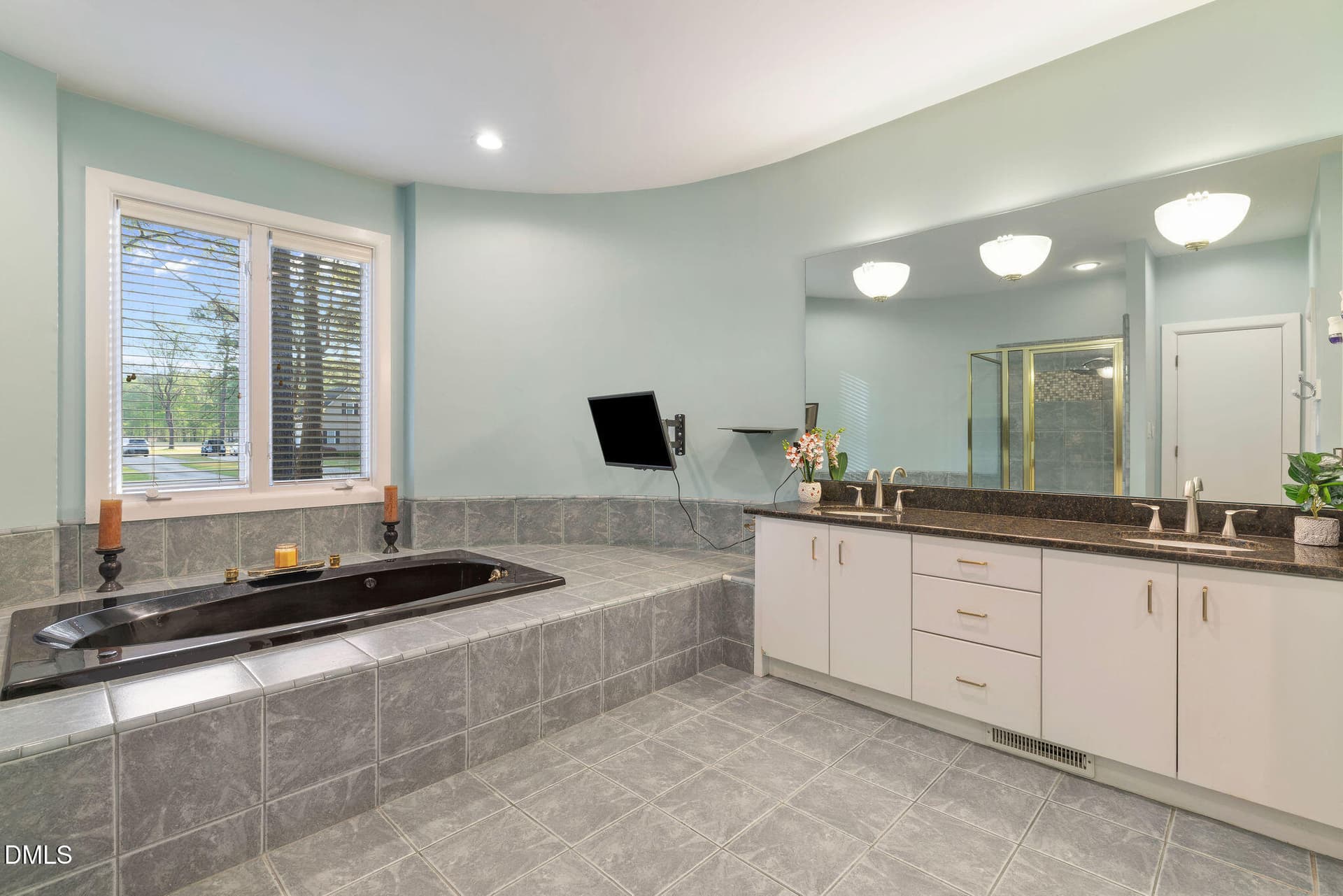 Jet tub - 5007 Country Club Drive N, Wilson, NC 27896