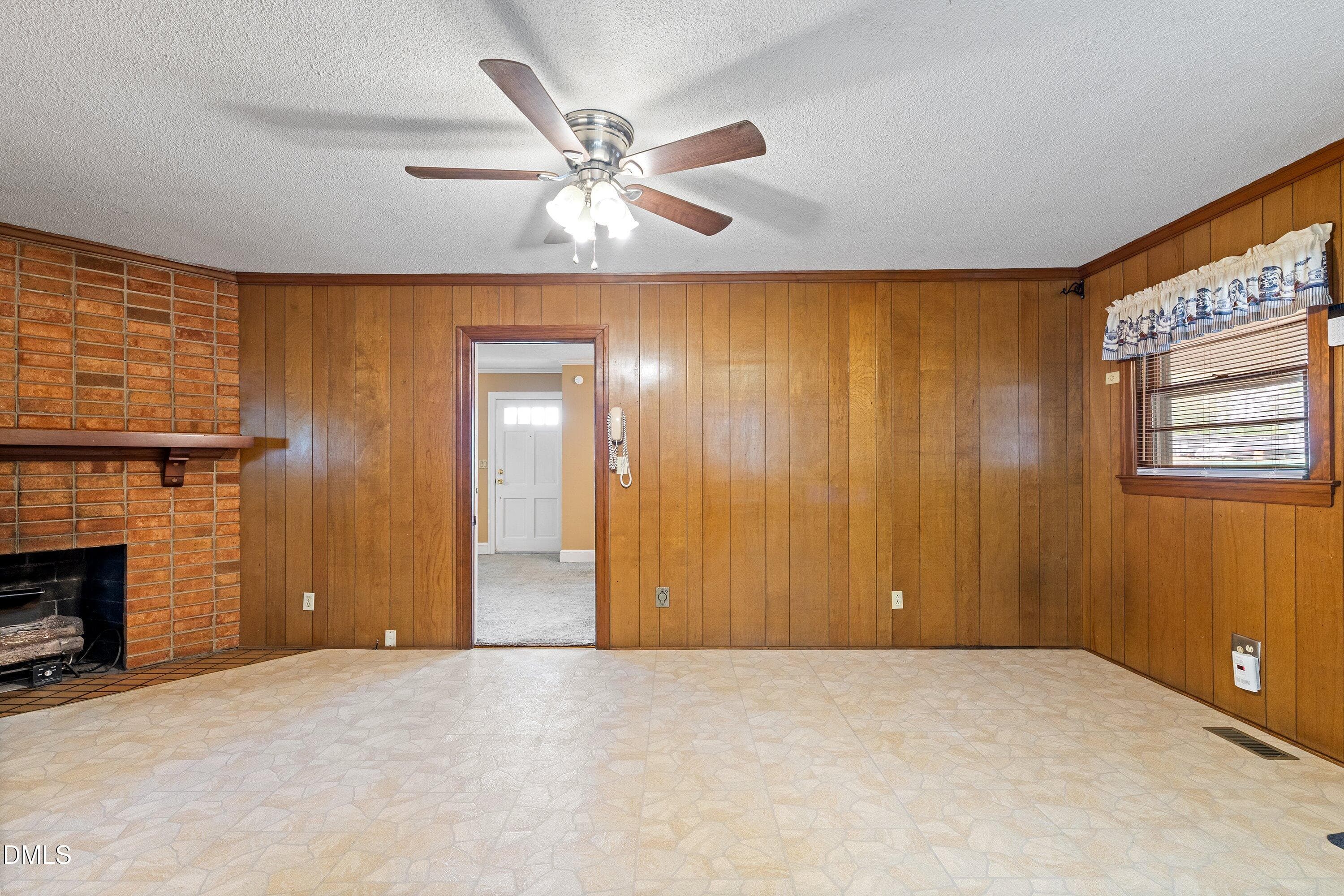 Den or morning room - 8413 Fayetteville Road, Raleigh, NC 27603, Raleigh