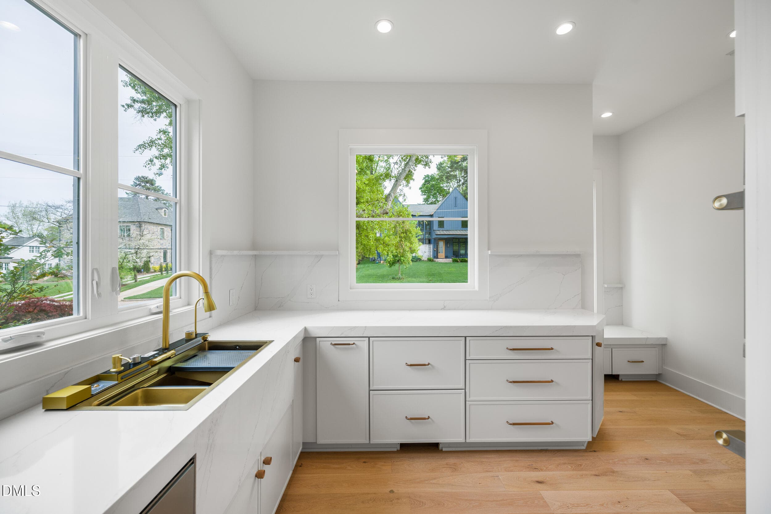 17 -2817 claremont rd, interior, sculler - 2817 Claremont Road, Raleigh, NC 27608, Raleigh