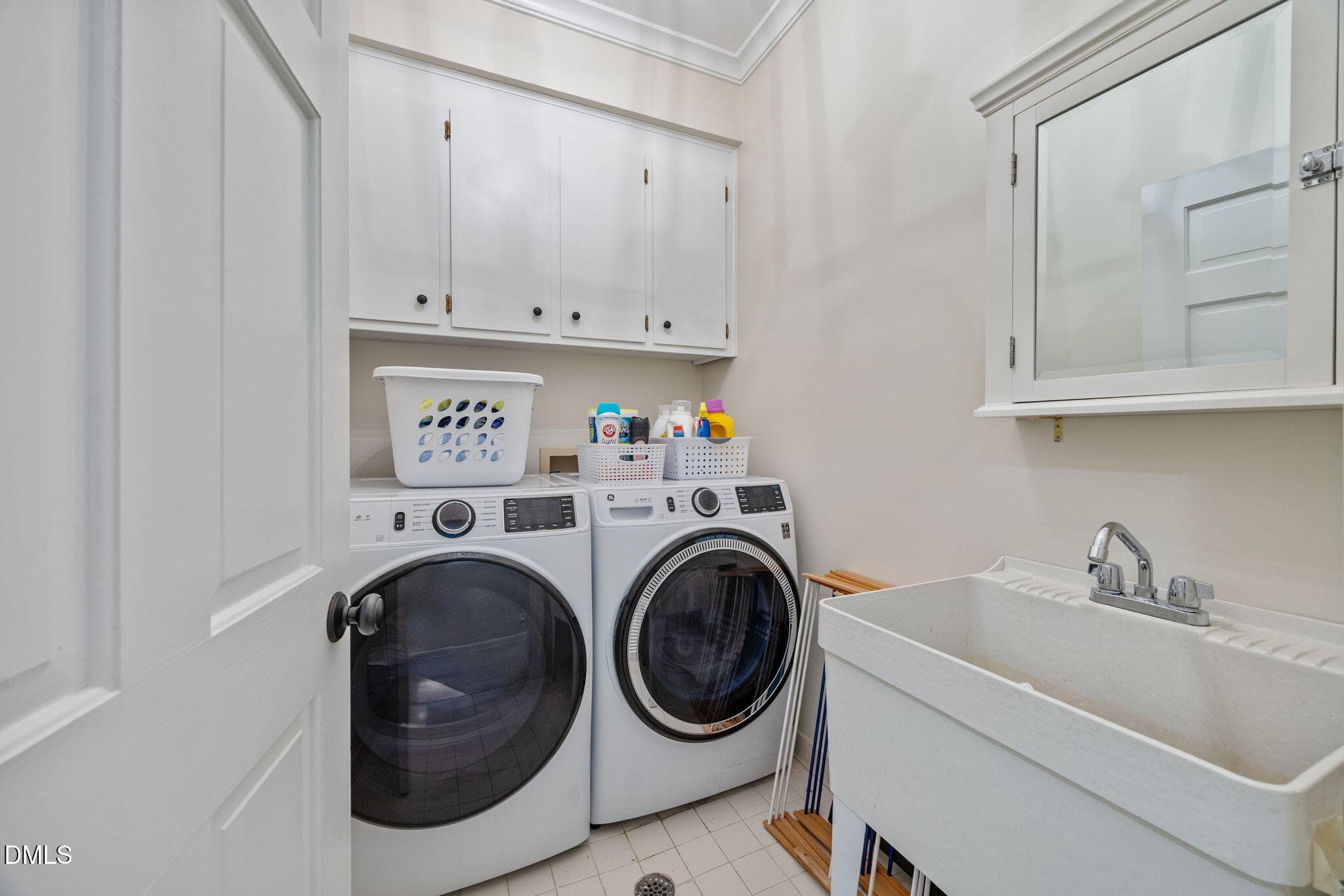 Upstairs Laundry - 10773 Trego Trail, Raleigh, NC 27614, Raleigh