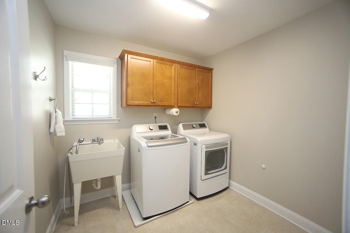 Second Floor Laundry Room - 2909 Long Meadow Lane, Durham, NC 27703, Durham