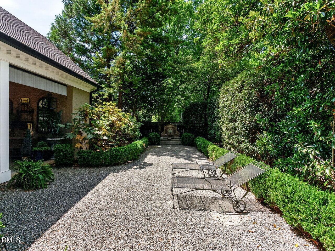 032-1280x960-backyard - 815-1 Marlowe Road, Raleigh, NC 27609, Raleigh