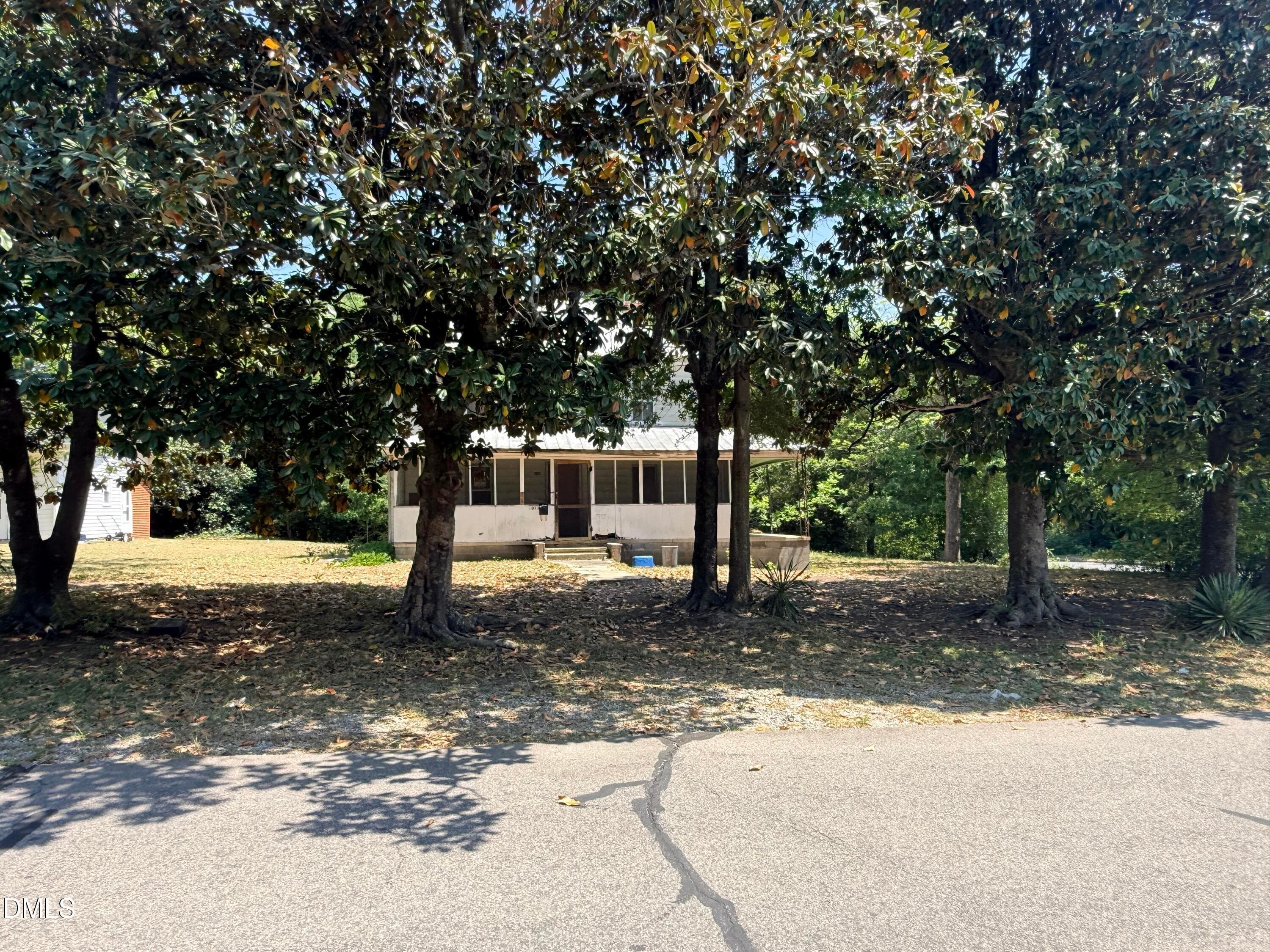 1011 W New York Avenue, Southern Pines, NC 28387