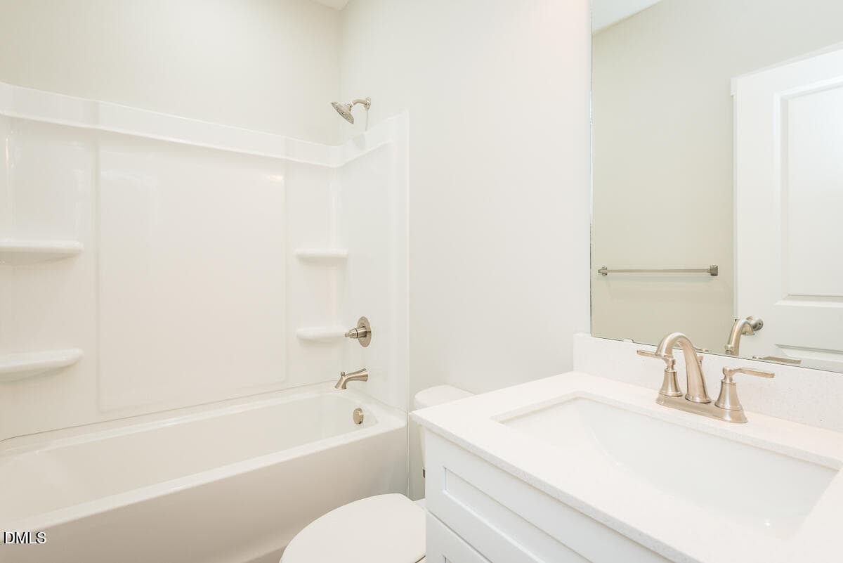 20250929155135671737000000-o - 411 E Lee Avenue, Yadkinville, NC 27055