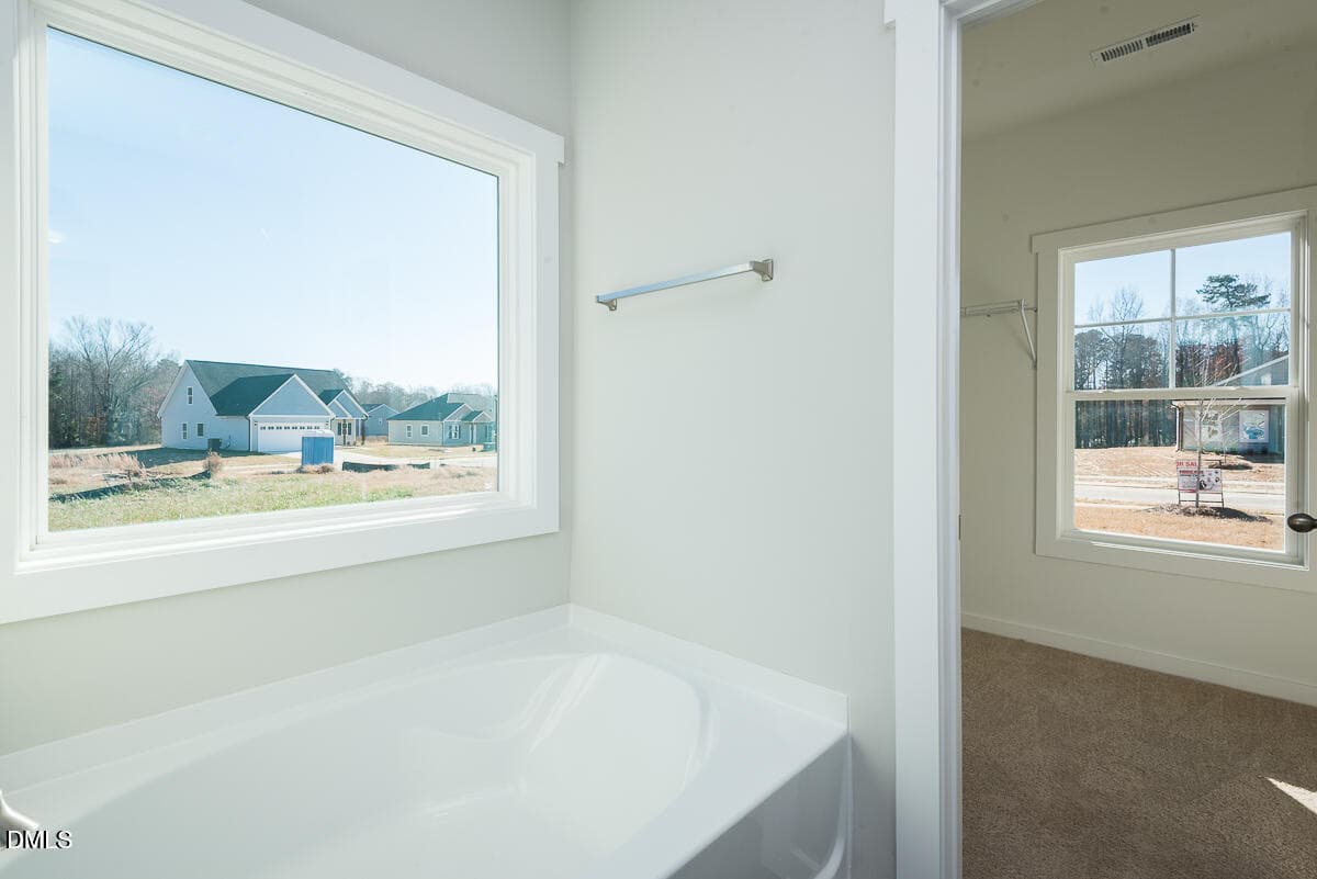 20250929155140195083000000-o - 411 E Lee Avenue, Yadkinville, NC 27055