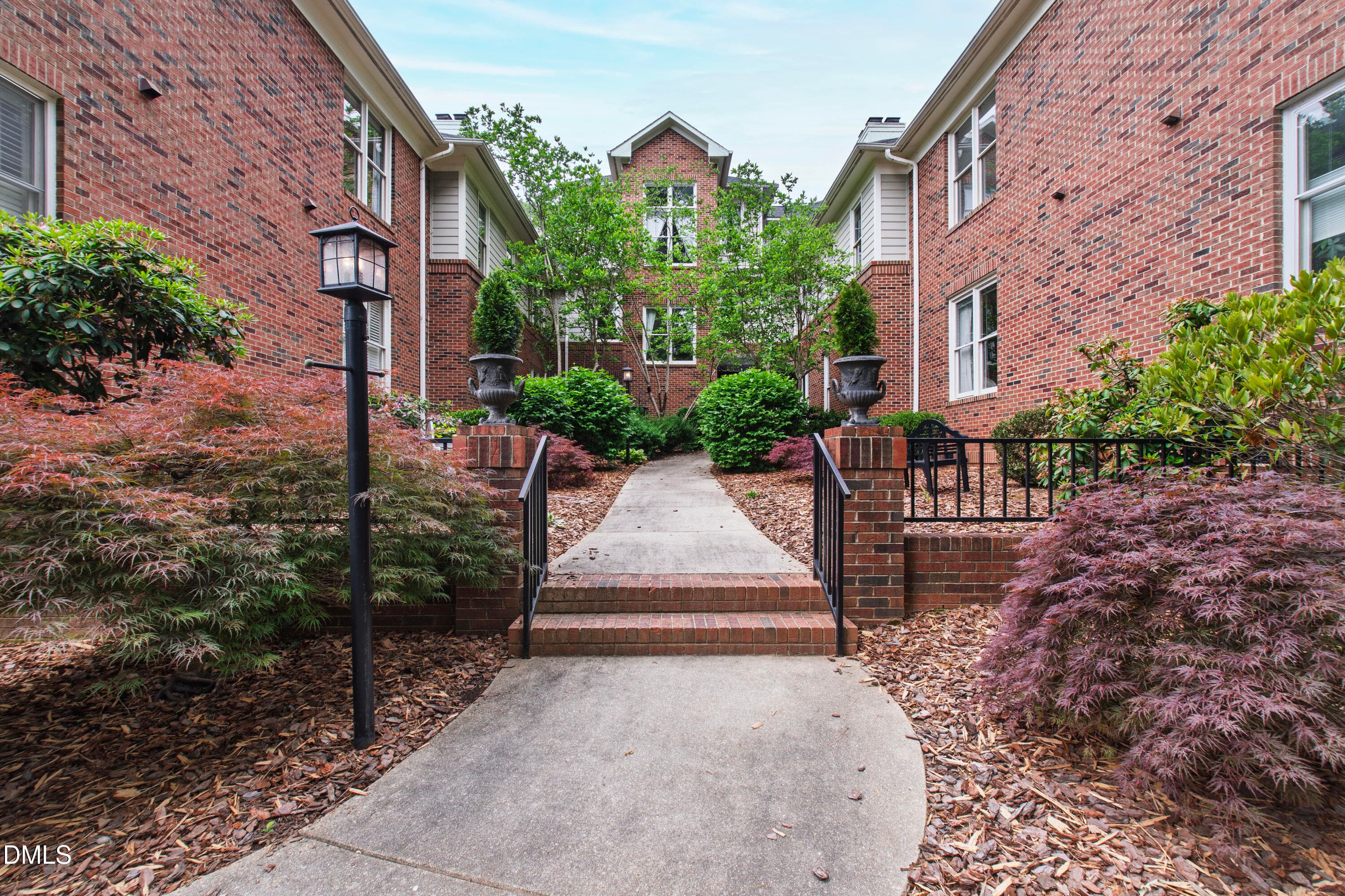 Edenburgh (3) - 100 Edenburgh Road 201, Raleigh, NC 27608, Raleigh