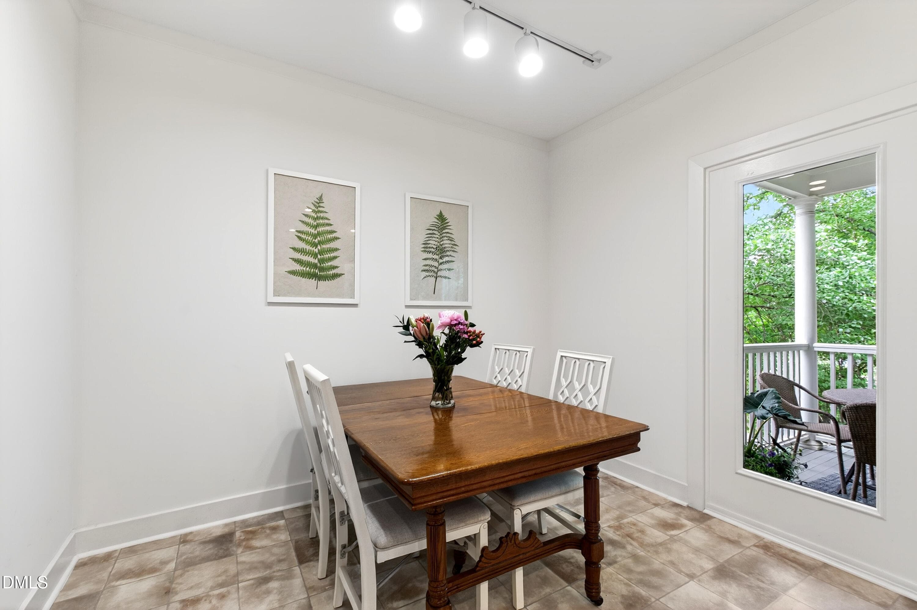 Edenburgh (28) - 100 Edenburgh Road 201, Raleigh, NC 27608, Raleigh