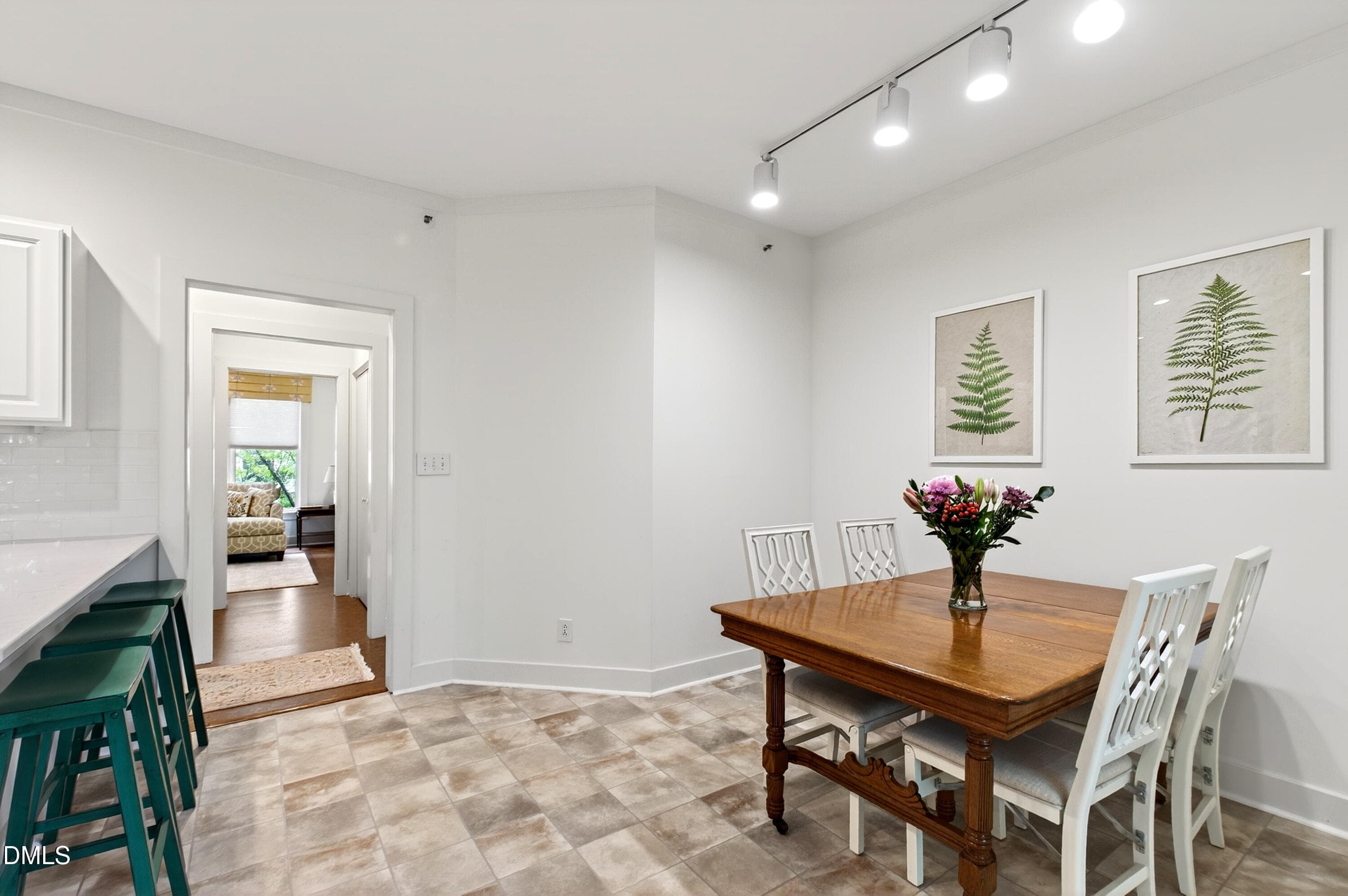 Edenburgh (29) - 100 Edenburgh Road 201, Raleigh, NC 27608, Raleigh