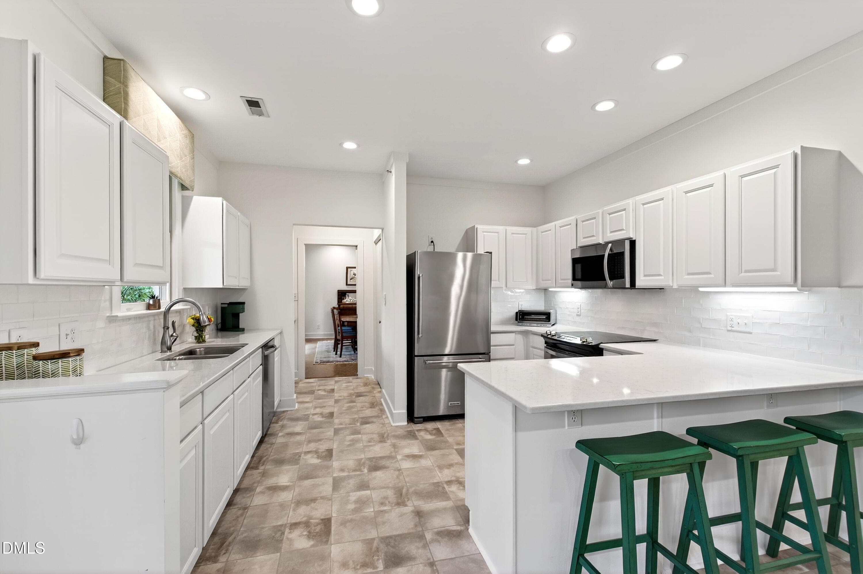 Edenburgh (31) - 100 Edenburgh Road 201, Raleigh, NC 27608, Raleigh