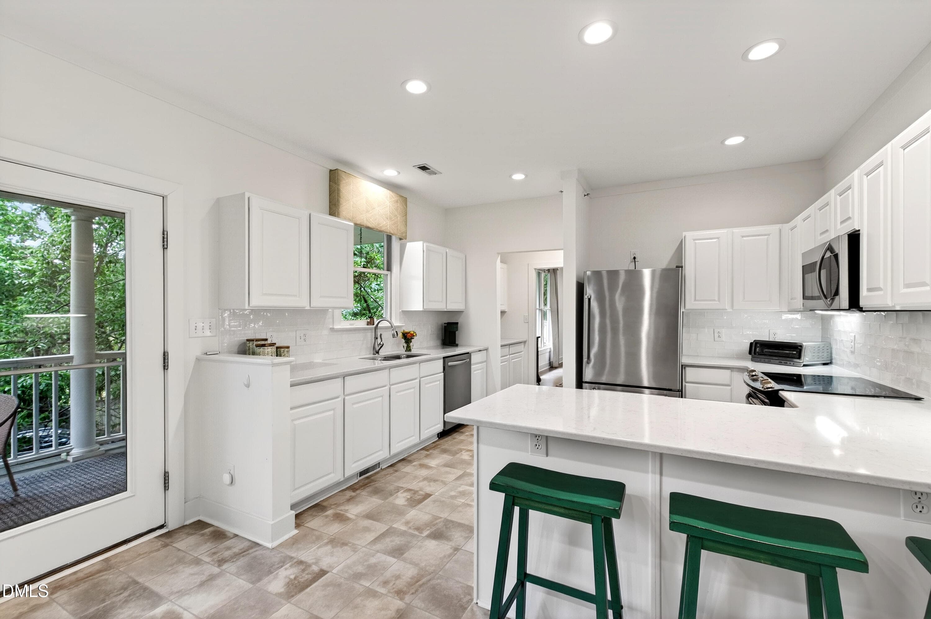 Edenburgh (32) - 100 Edenburgh Road 201, Raleigh, NC 27608, Raleigh